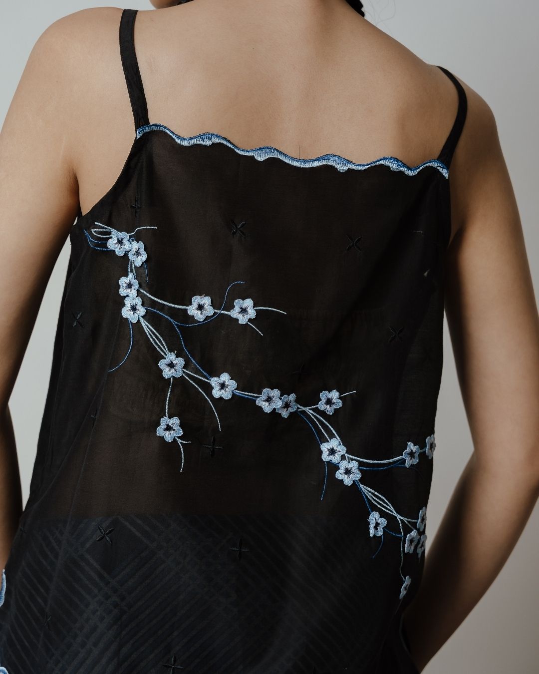 BOOLAO Camisole Sakura 3D Embroidery - Black