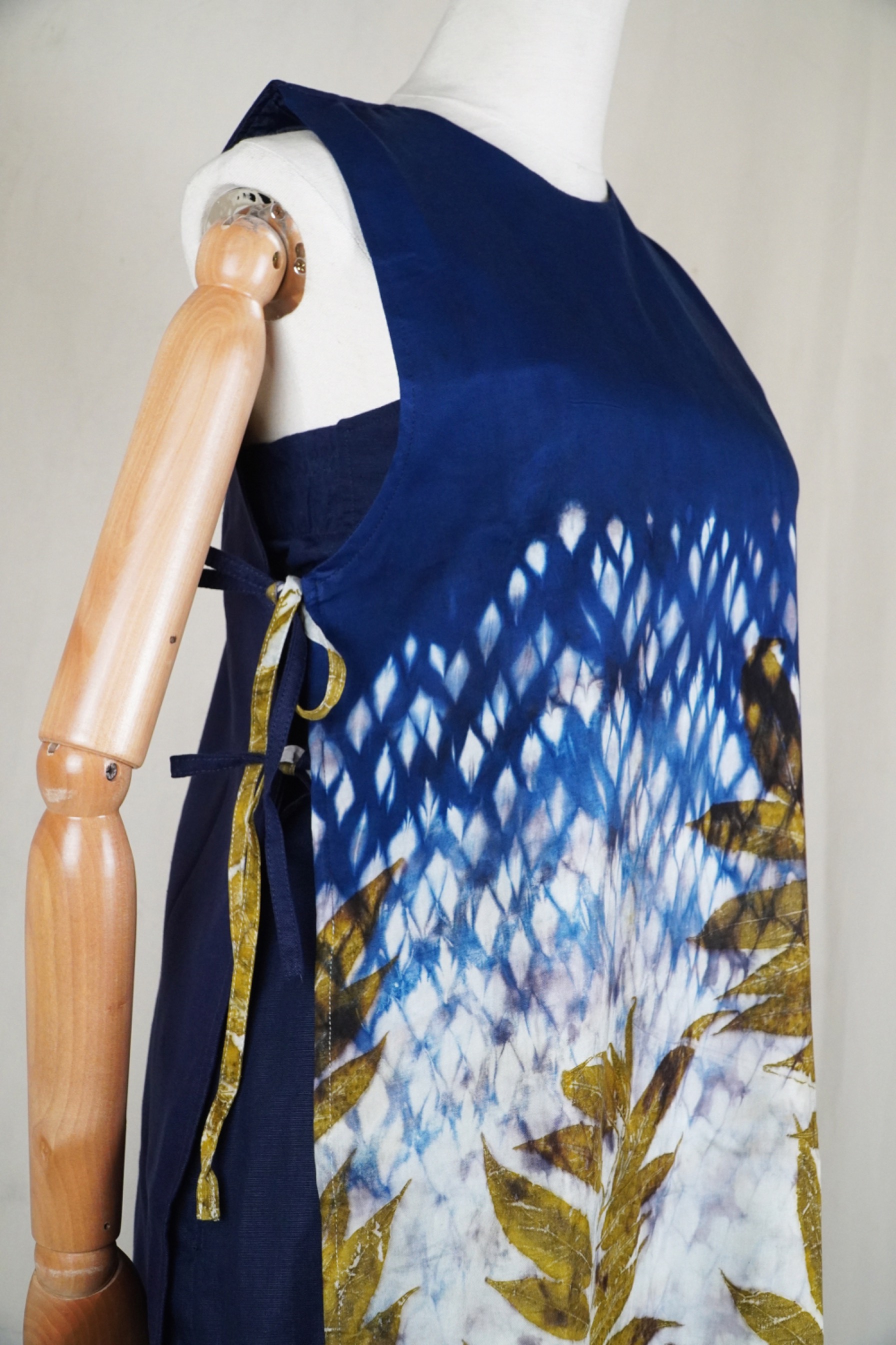 BOOLAO Ombre Vest Shibori on Ecoprint