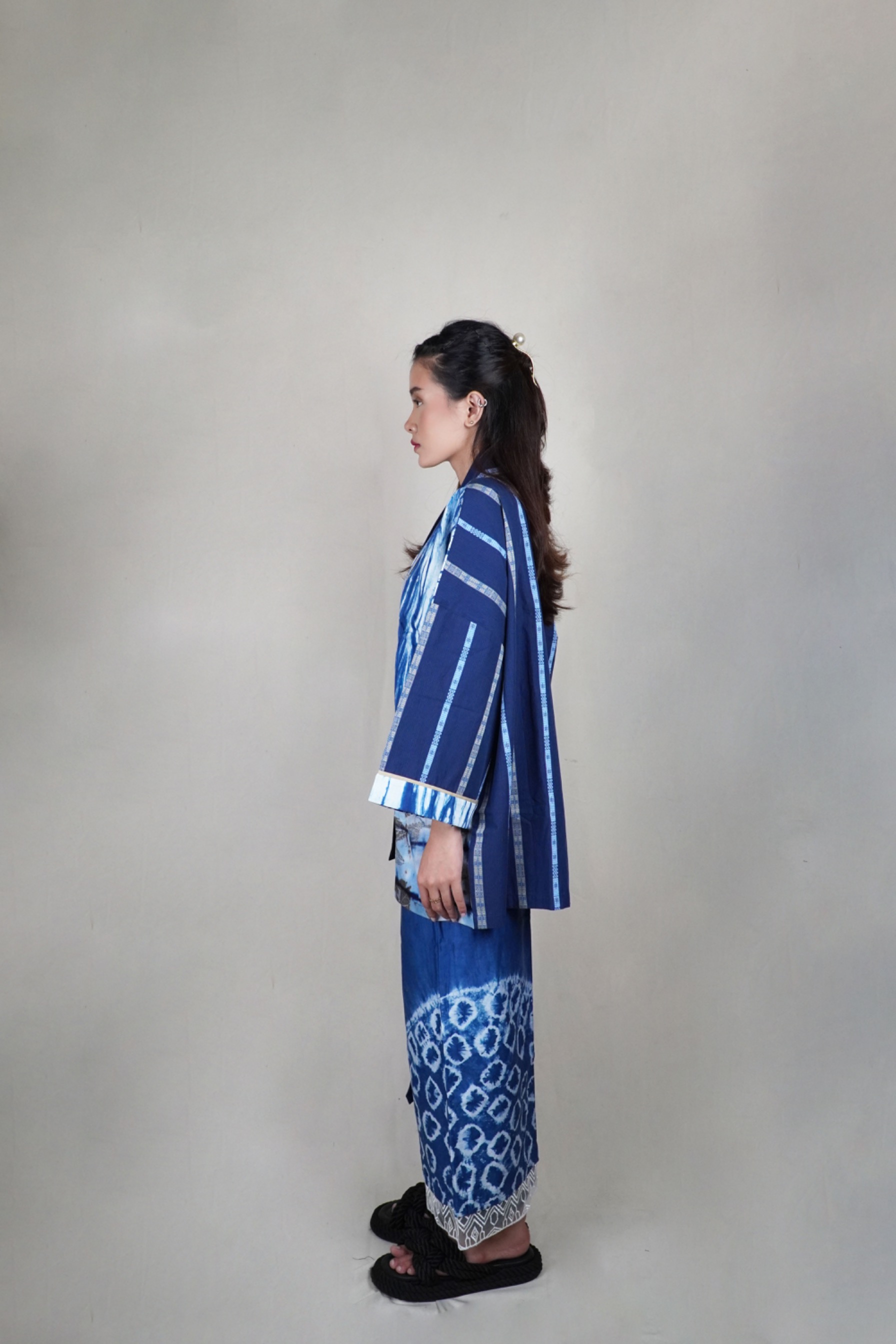 BOOLAO Outer Pendek Patchwork Shibori and Tenun Bulu
