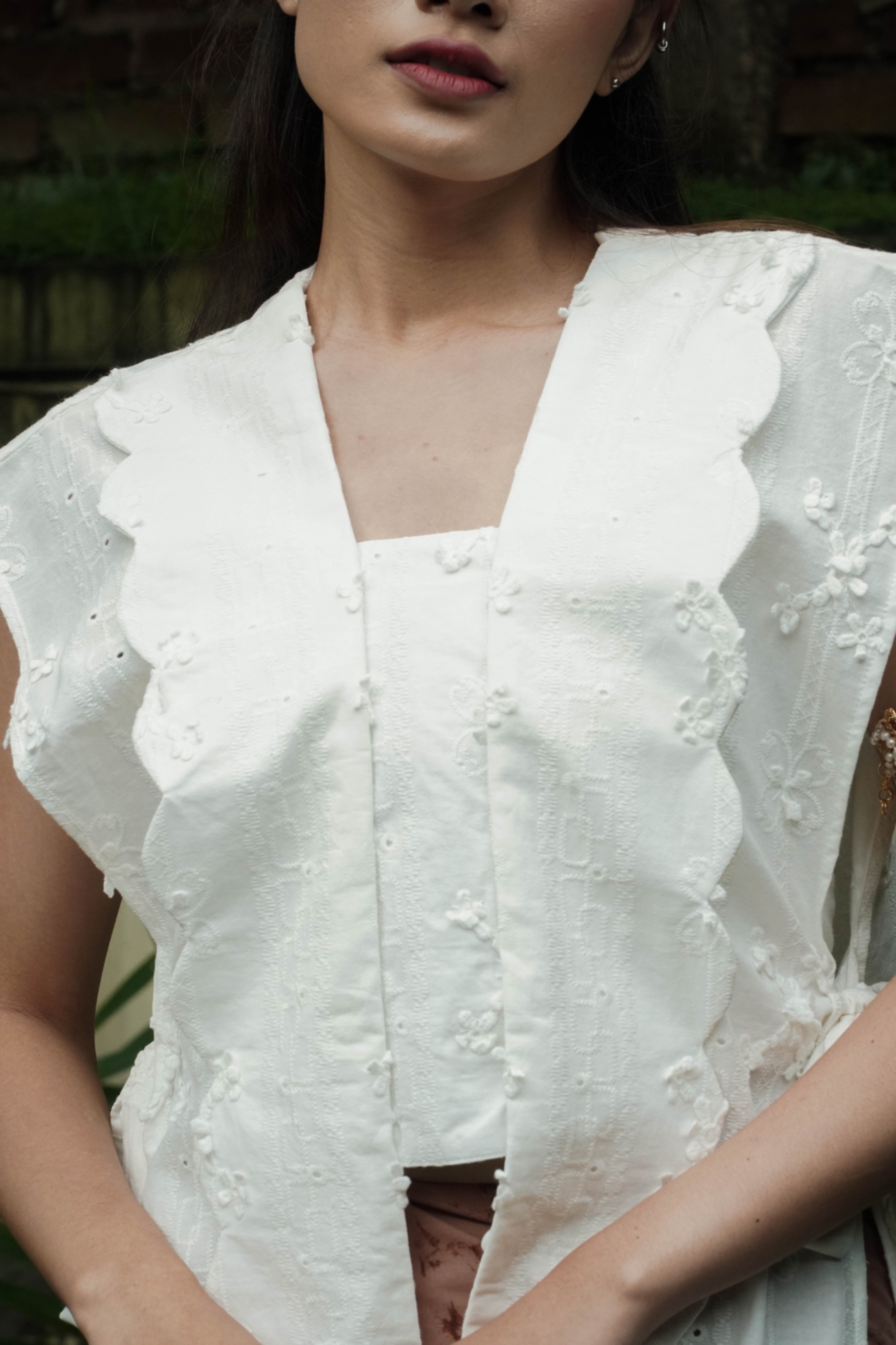 BOOLAO Kebaya Outer Terang Bulan Daisy Hako Detachable (Bongkar Pasang) - Broken White