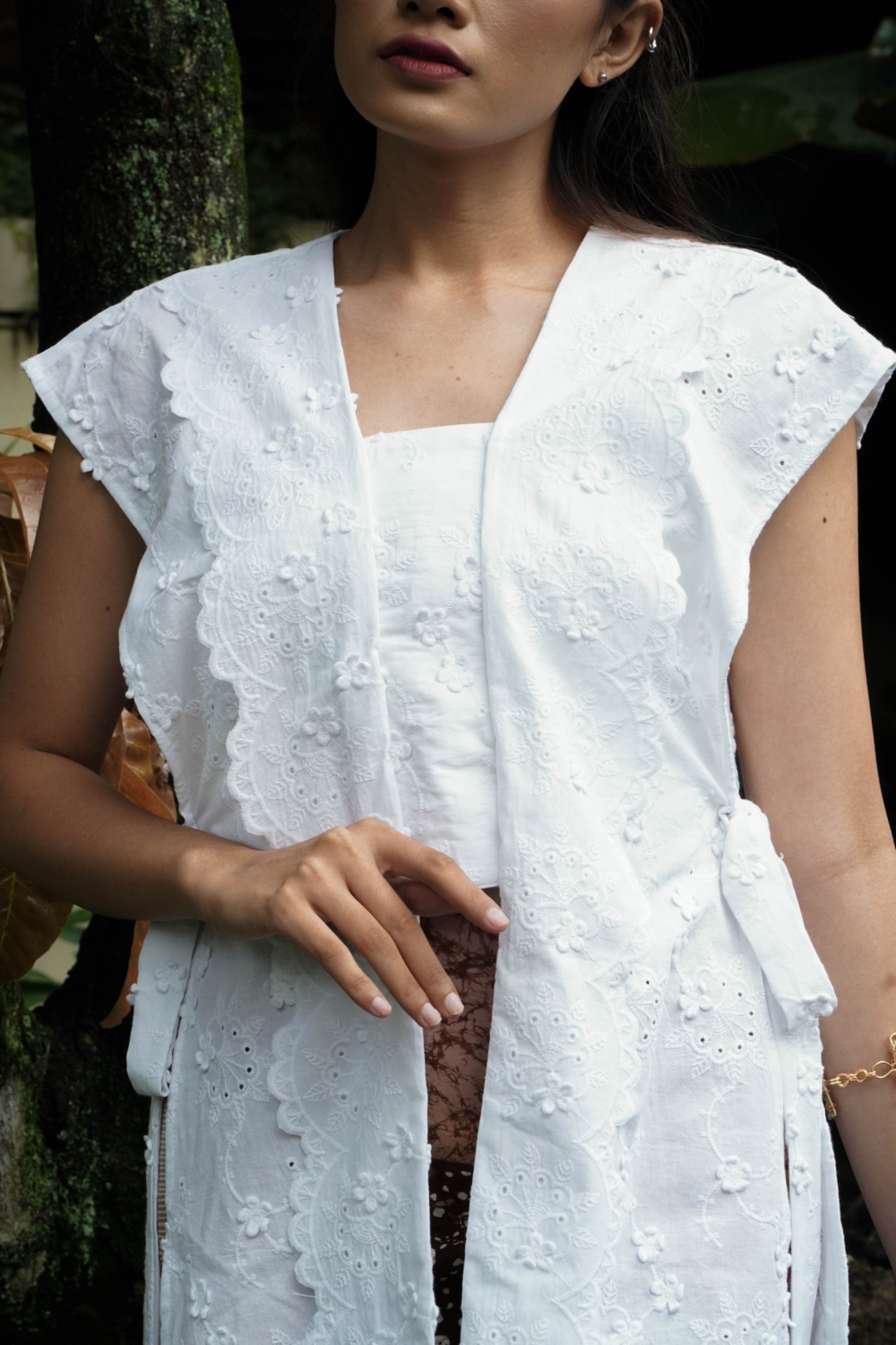 BOOLAO Kebaya Outer Terang Bulan Daisy Maru Detachable (Bongkar Pasang) - White