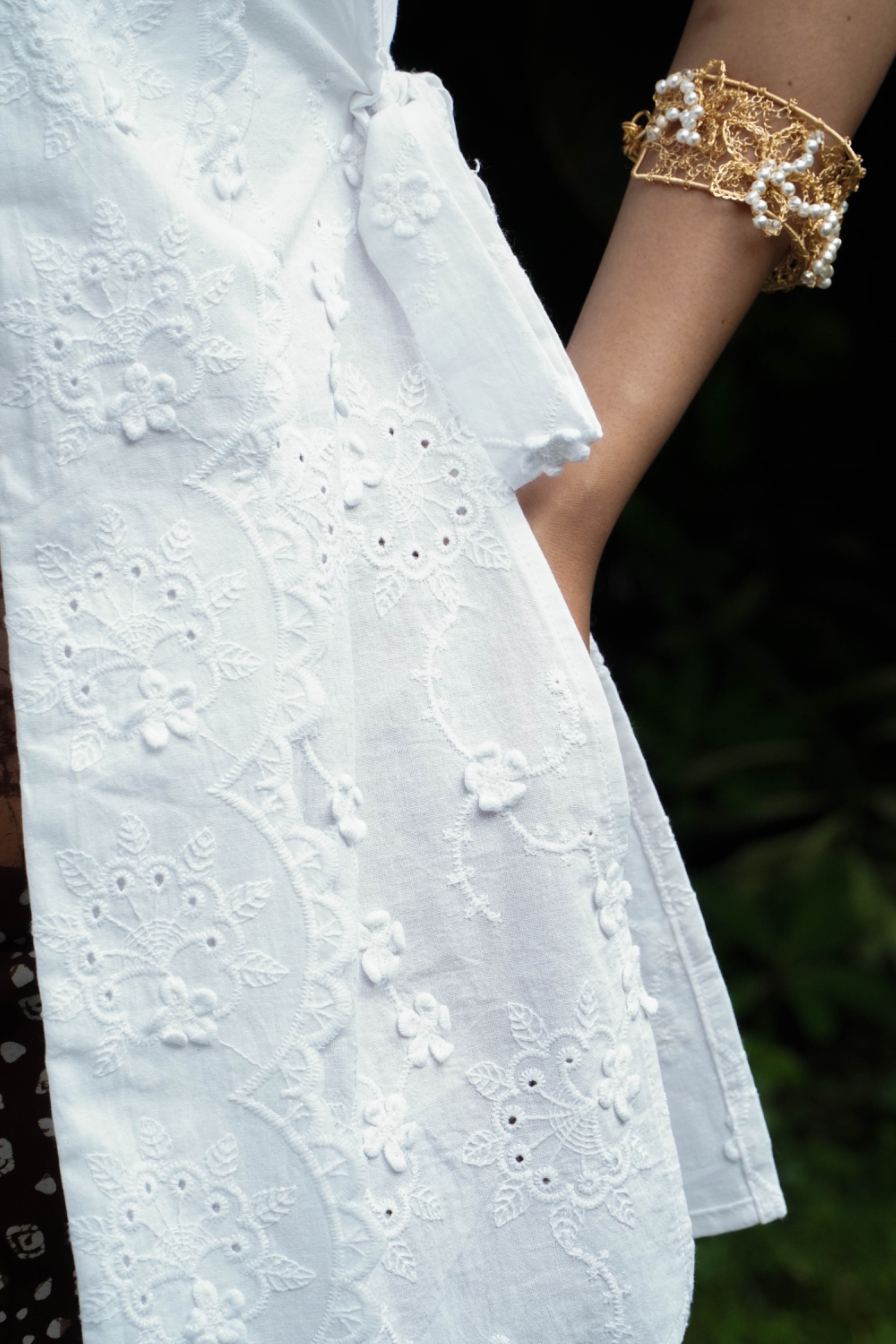 BOOLAO Kebaya Outer Terang Bulan Daisy Maru Detachable (Bongkar Pasang) - White