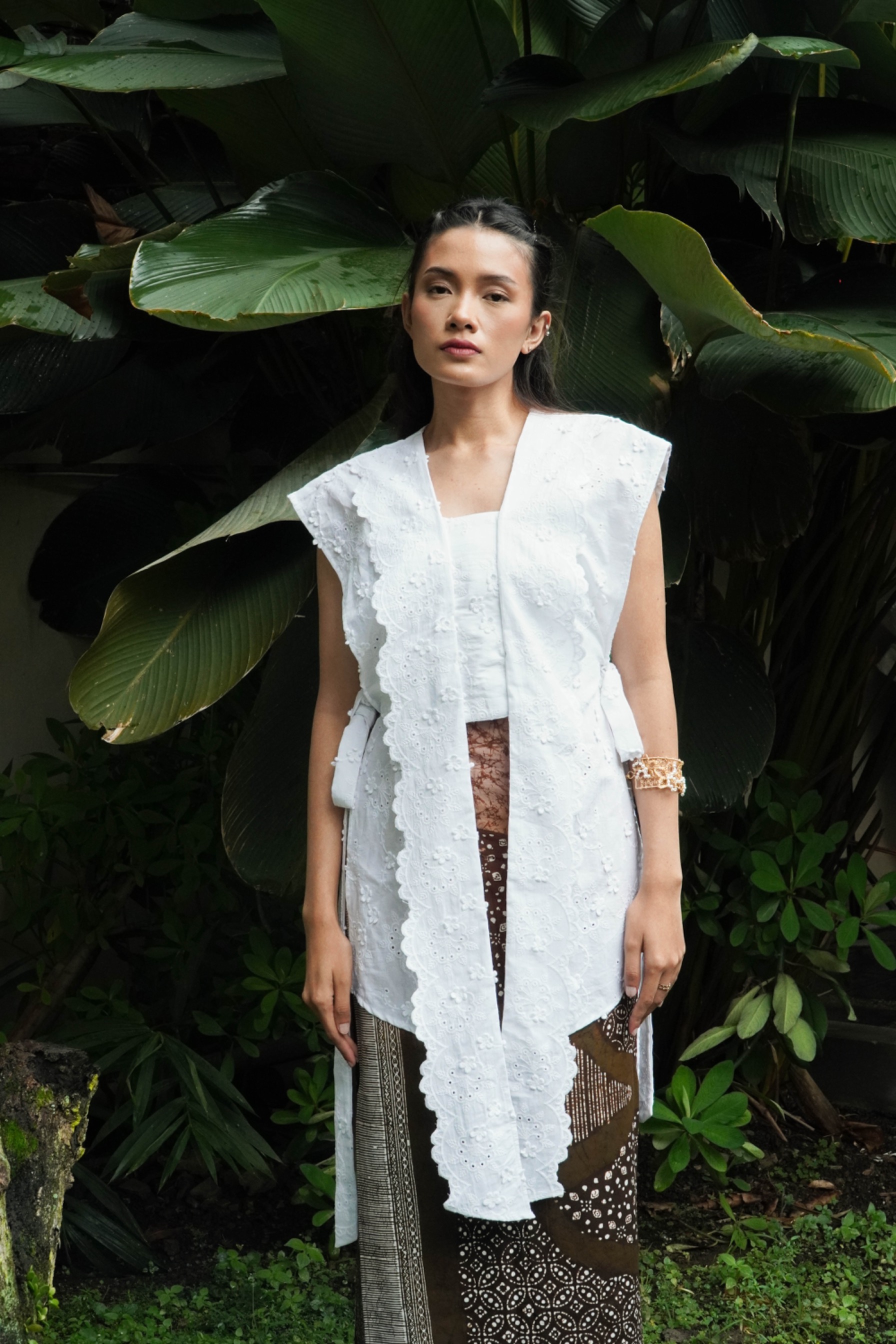 BOOLAO Kebaya Outer Terang Bulan Daisy Maru Detachable (Bongkar Pasang) - White