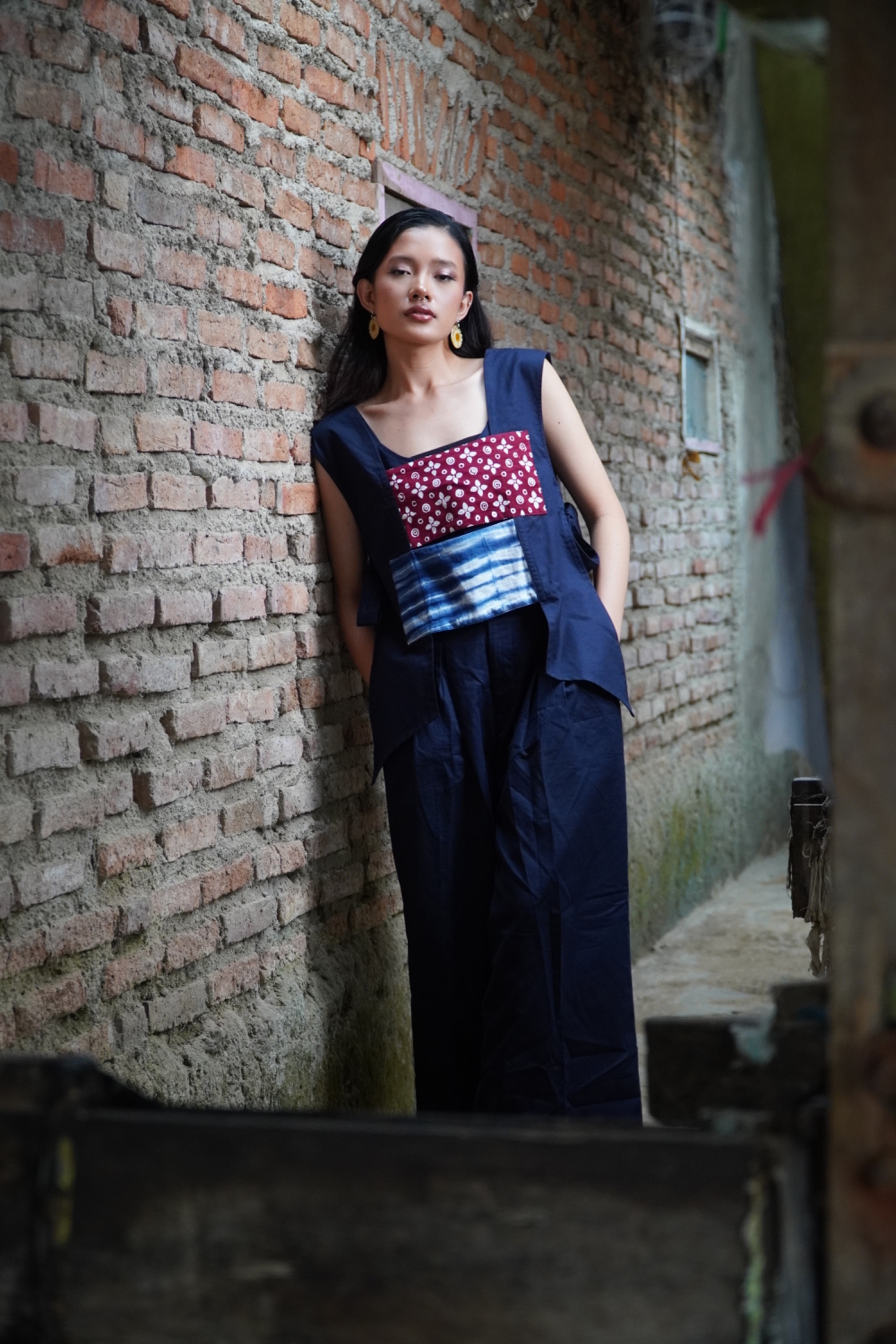 BOOLAO Vest Anyam Kebaya Kutubaru Sleeveless Shibori Batik