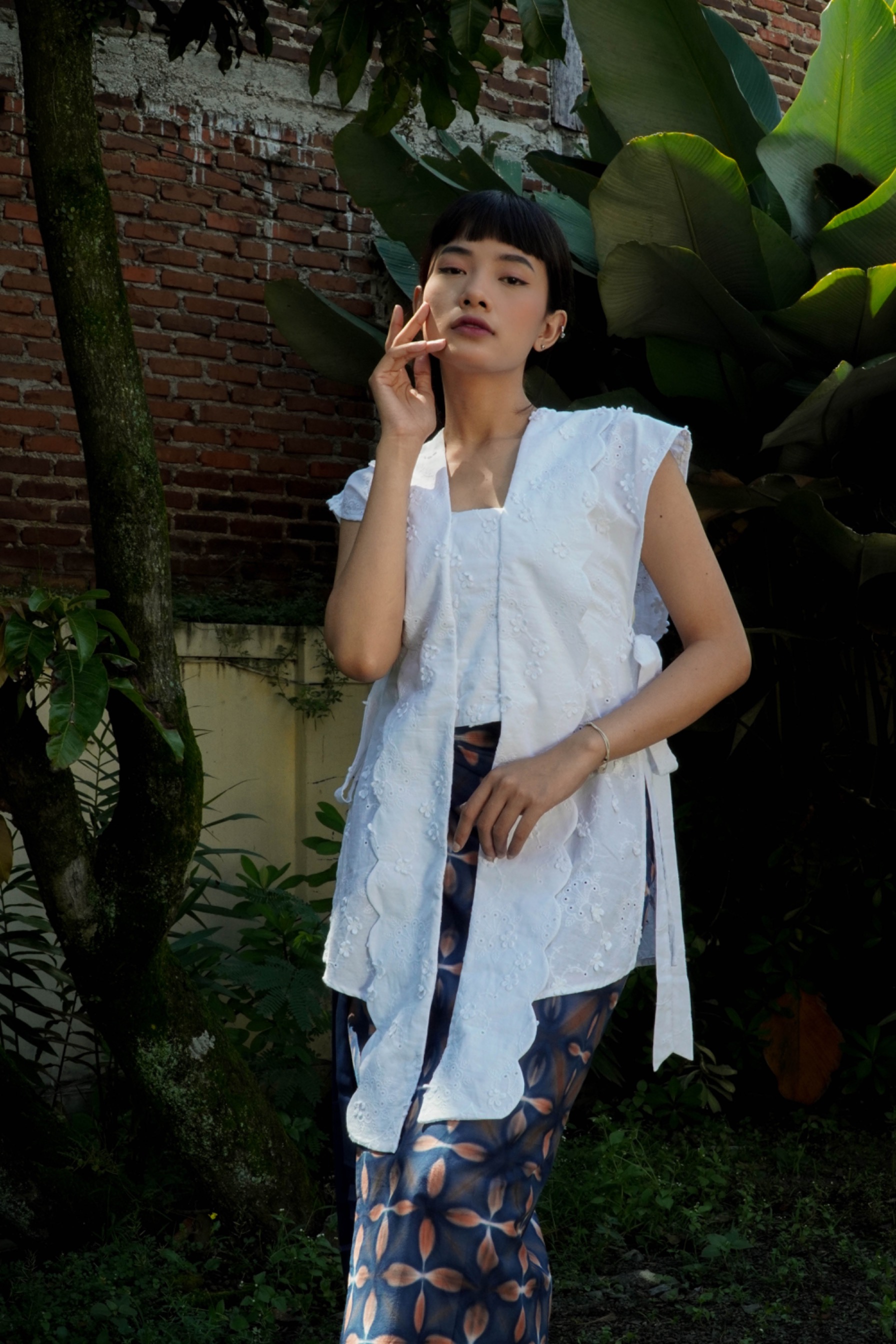 BOOLAO Kebaya Outer Terang Bulan Daisy Maru Detachable (Bongkar Pasang) - White