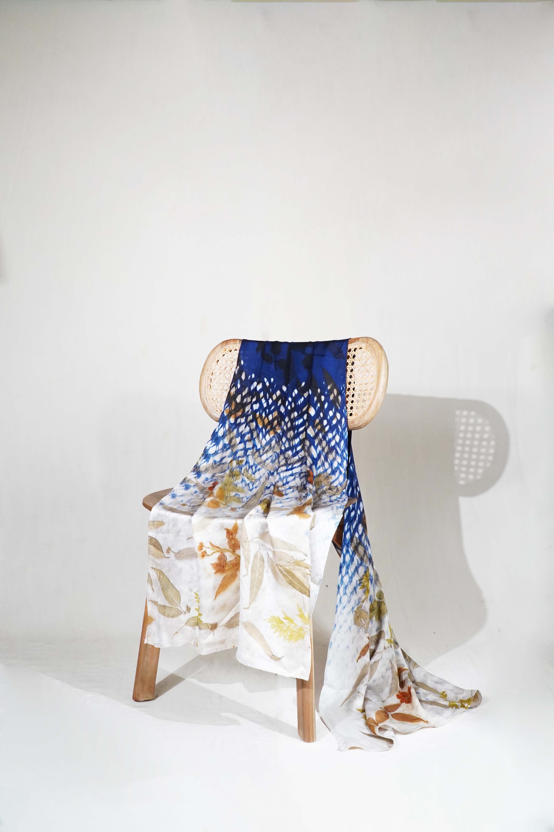 BOOLAO Shawl OMBRE Shibori on Ecoprint