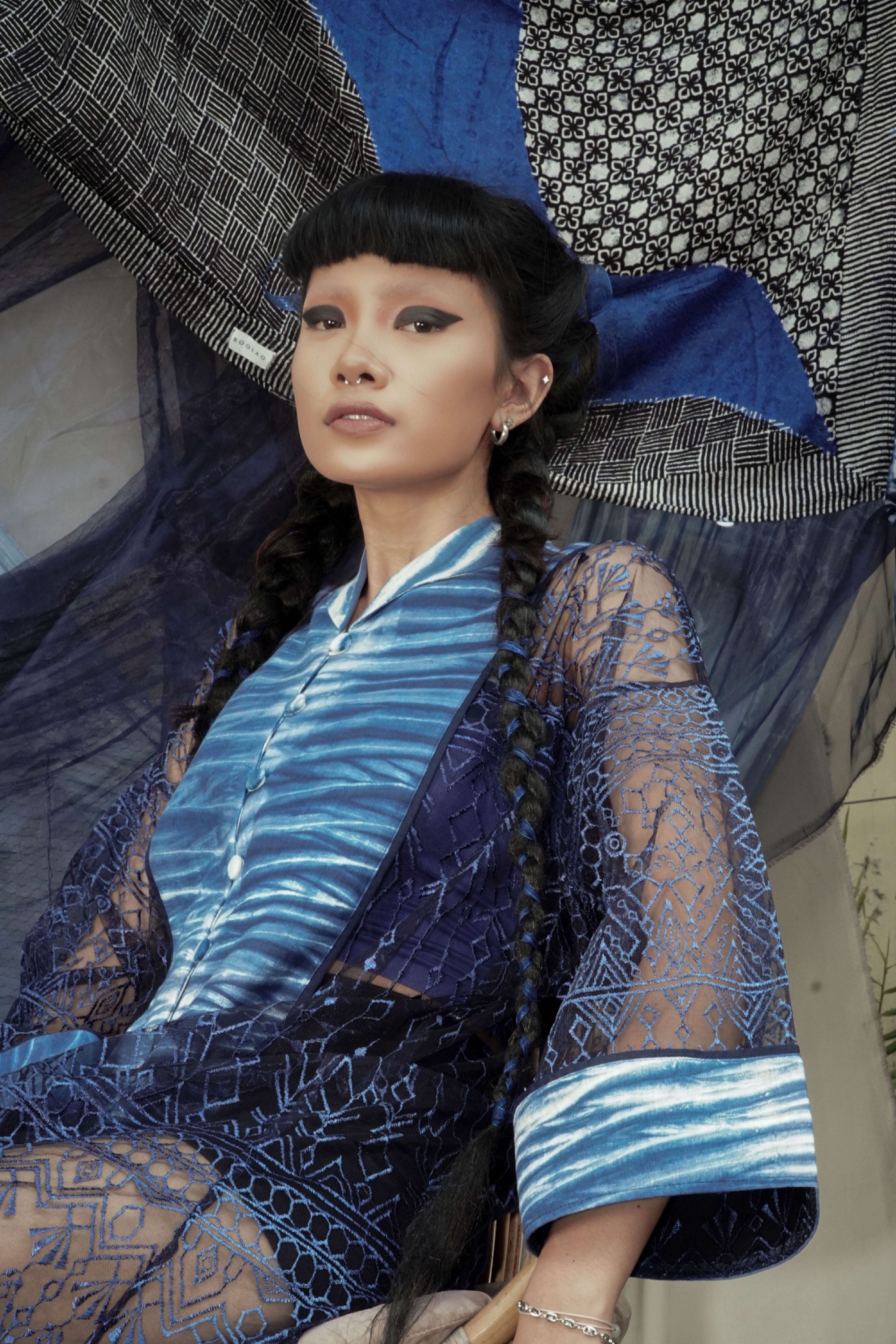 BOOLAO Kebaya Brukat Gurat Navy