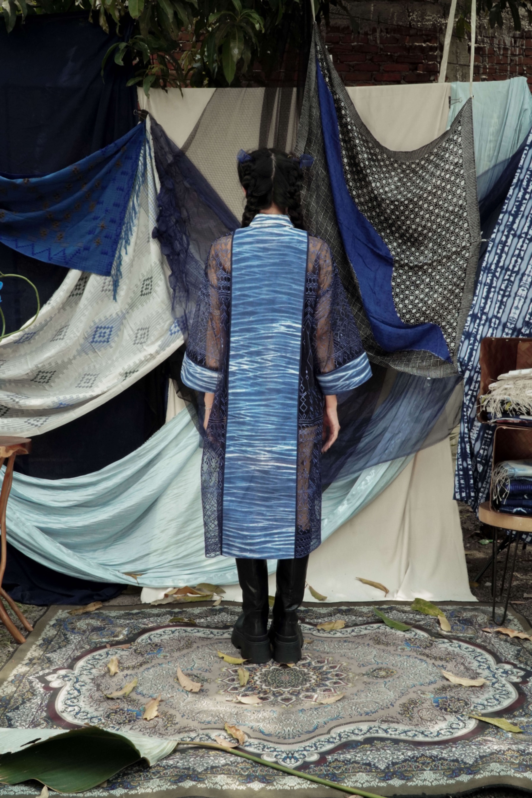 BOOLAO Kebaya Brukat Gurat Navy