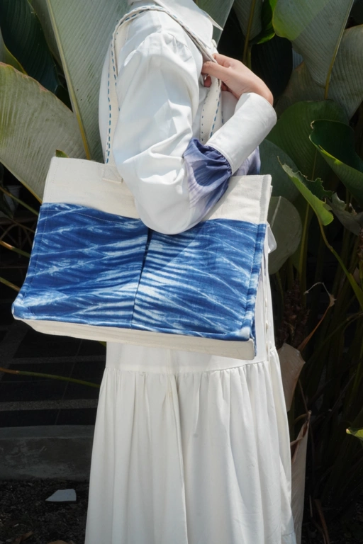 Image of BOOLAO MIMPI Totebag Sulam