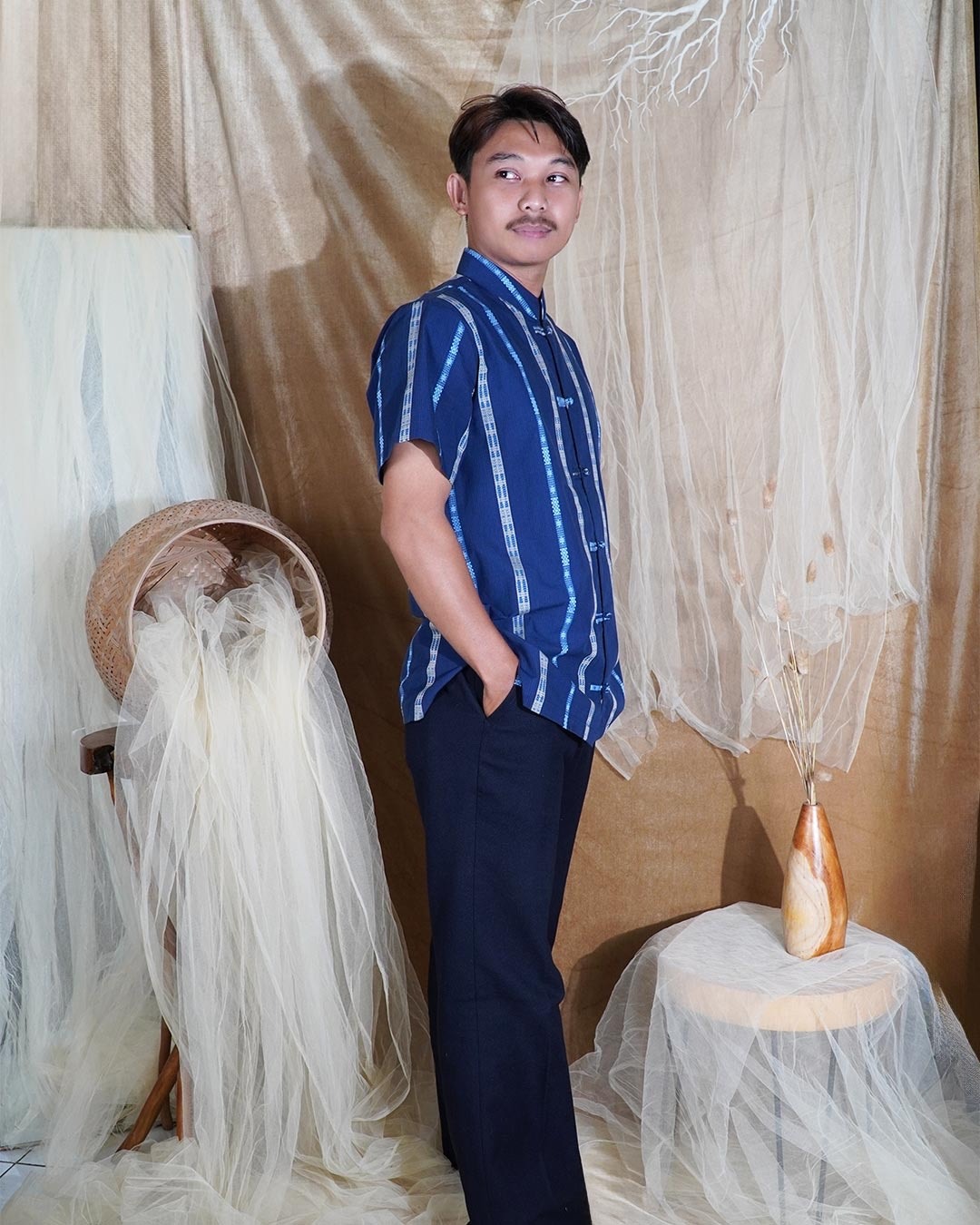 BOOLAO Kemeja Lungsin Pendek