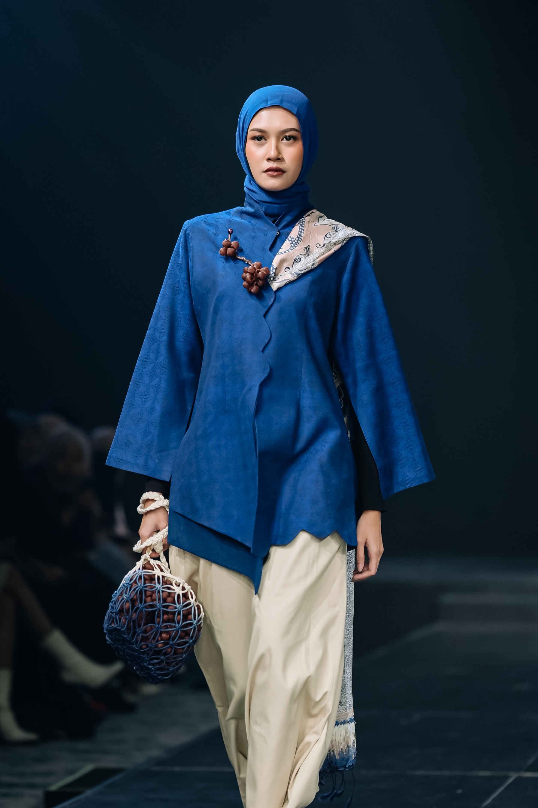 BOOLAO Kebaya asymmetric nomad