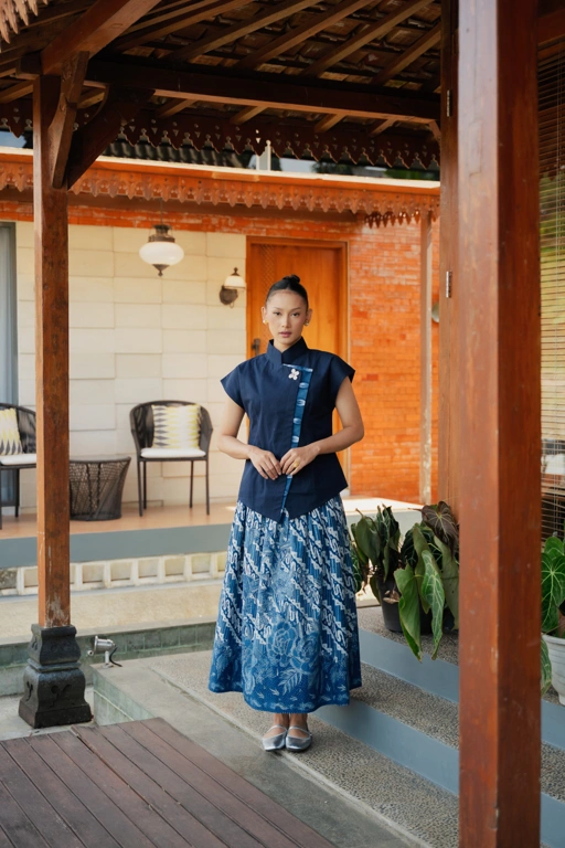Image of BOOLAO Janggan Linen Sleeveless Shibori on Navy