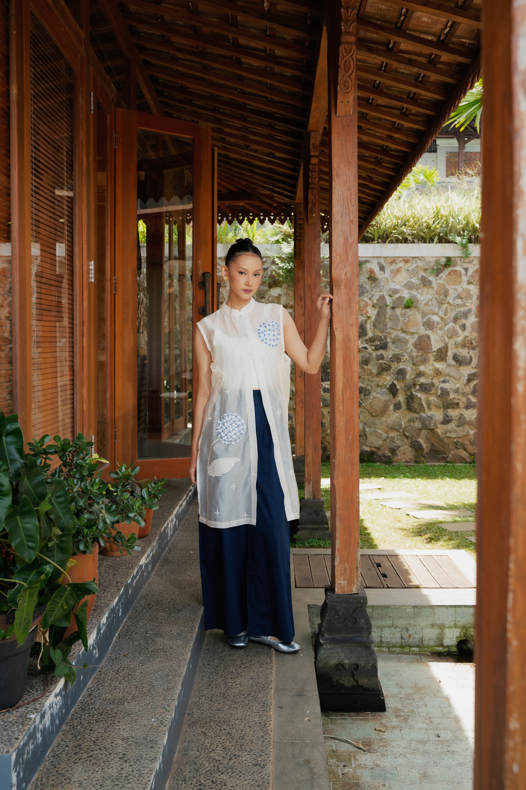 BOOLAO Kembang Borondong Outer Sleeveless