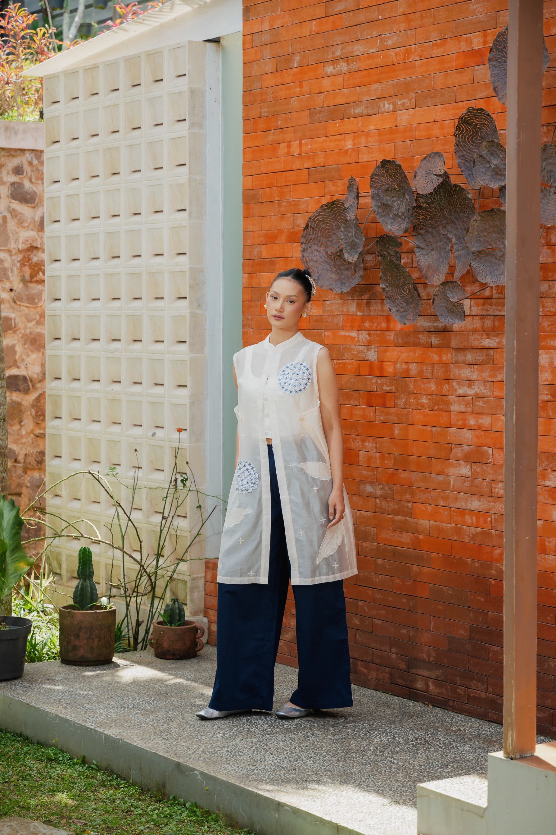 BOOLAO Kembang Borondong Outer Sleeveless