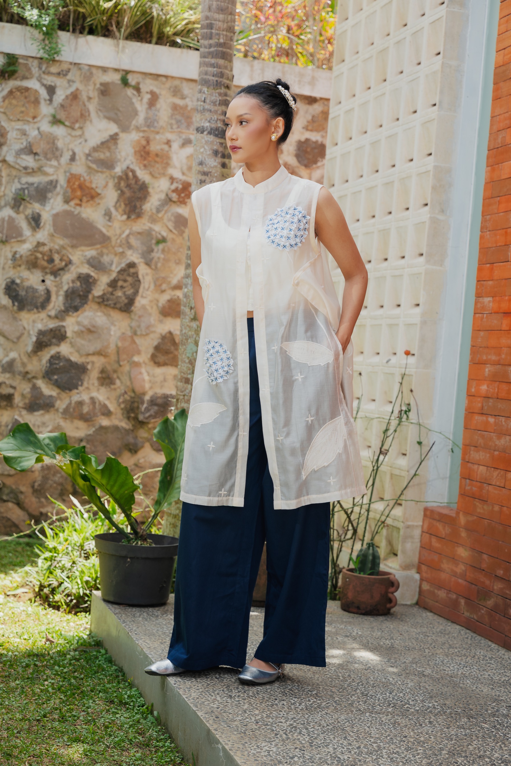 BOOLAO Kembang Borondong Outer Sleeveless