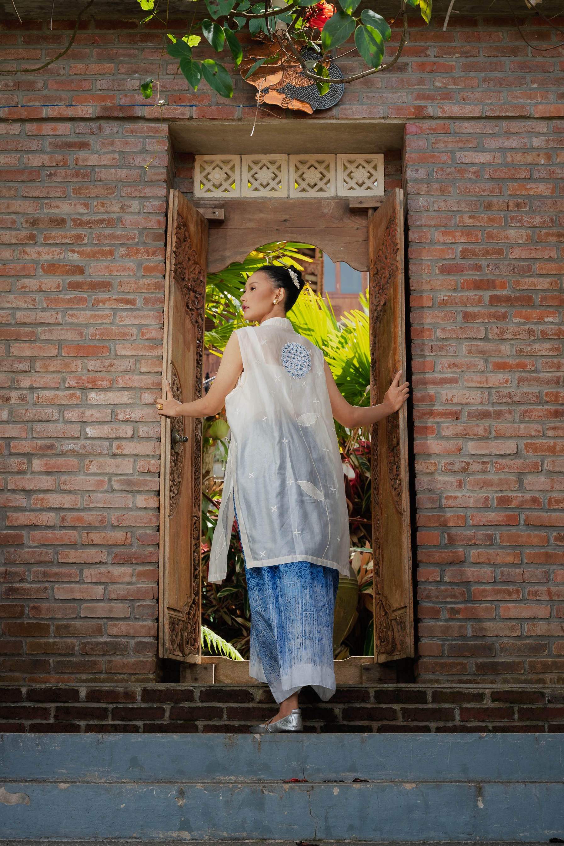 BOOLAO Kembang Borondong Outer Sleeveless