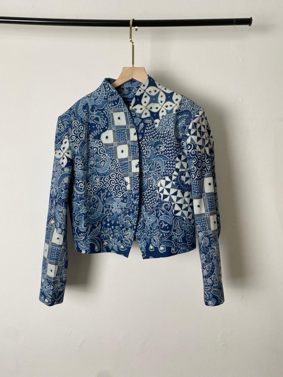 BOOLAO WARLAMI Cropped Beskap Batik Tulis