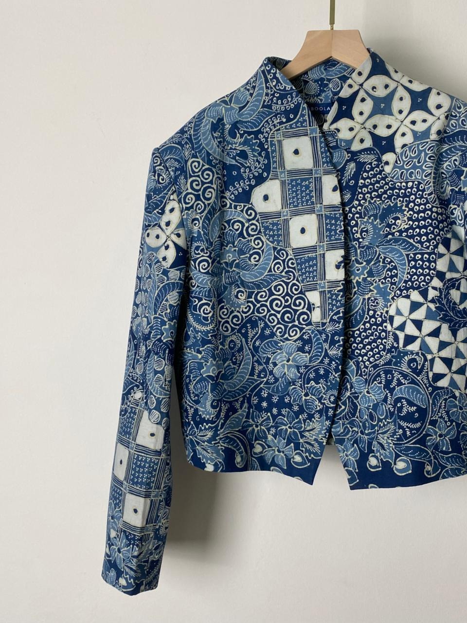 BOOLAO WARLAMI Cropped Beskap Batik Tulis