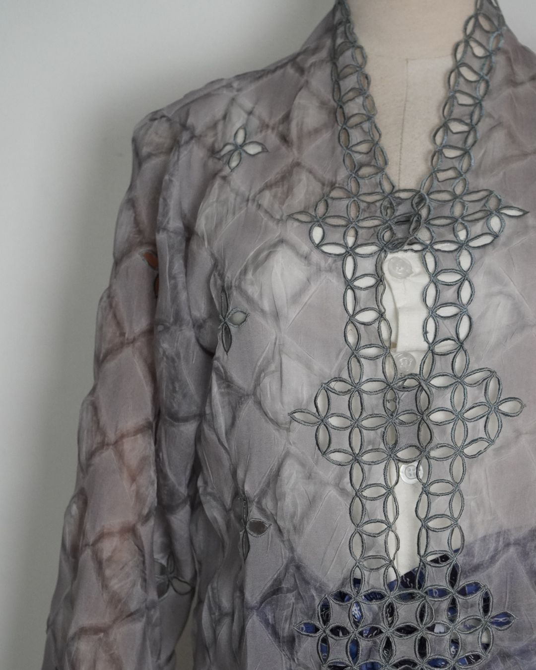 BOOLAO Kebaya Seribu Kawung - Grey