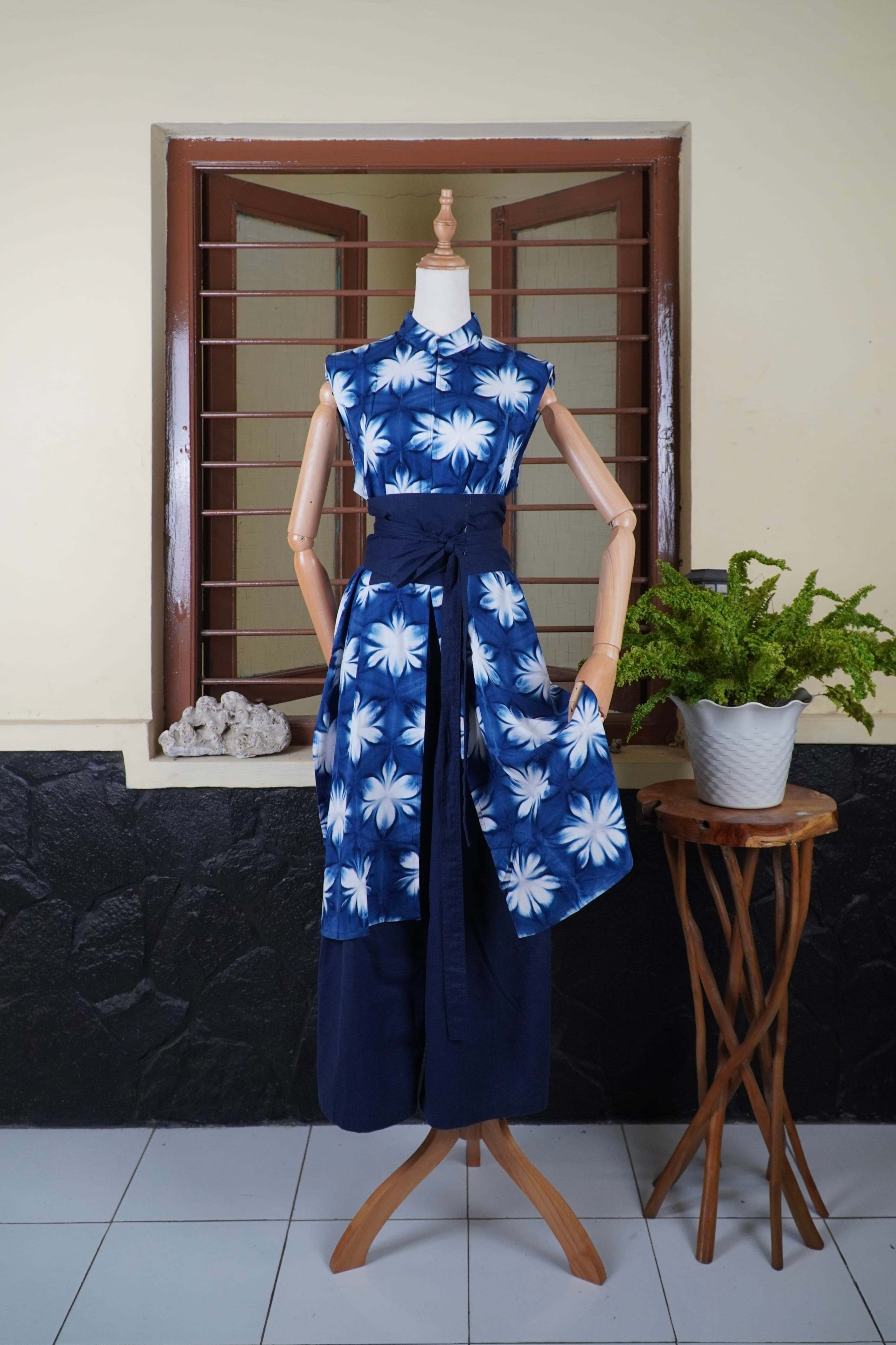BOOLAO Outer Sleeveless Snowflakes Navy (Outer Panjang)