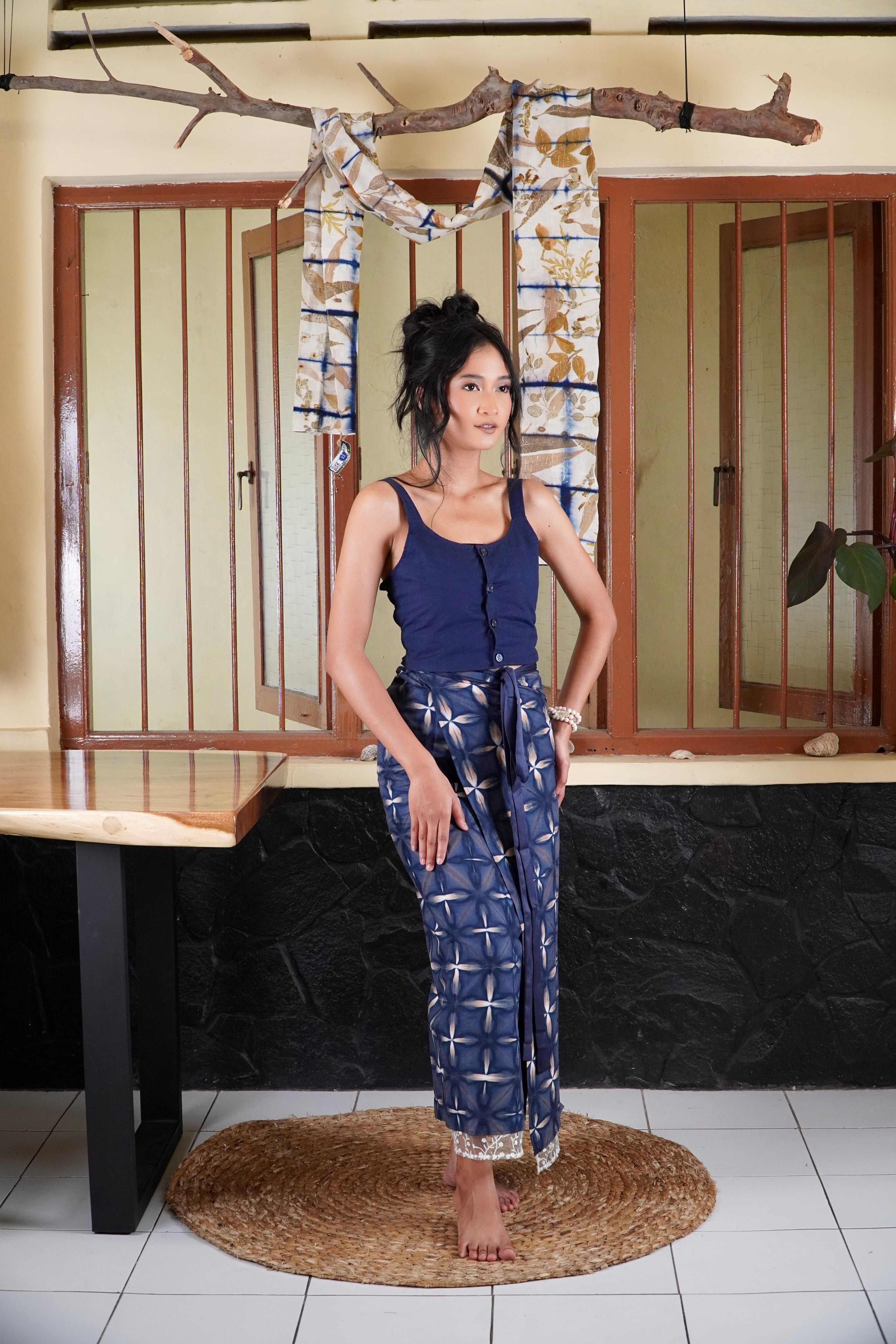 BOOLAO Saroong Kaleidoscope Shibori Embroidery (Rok Ikat Lilit) - Kawung Navy Coklat