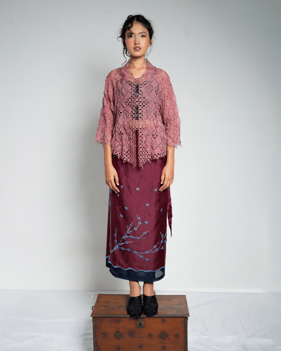 BOOLAO Kebaya Seribu Kawung - Wine