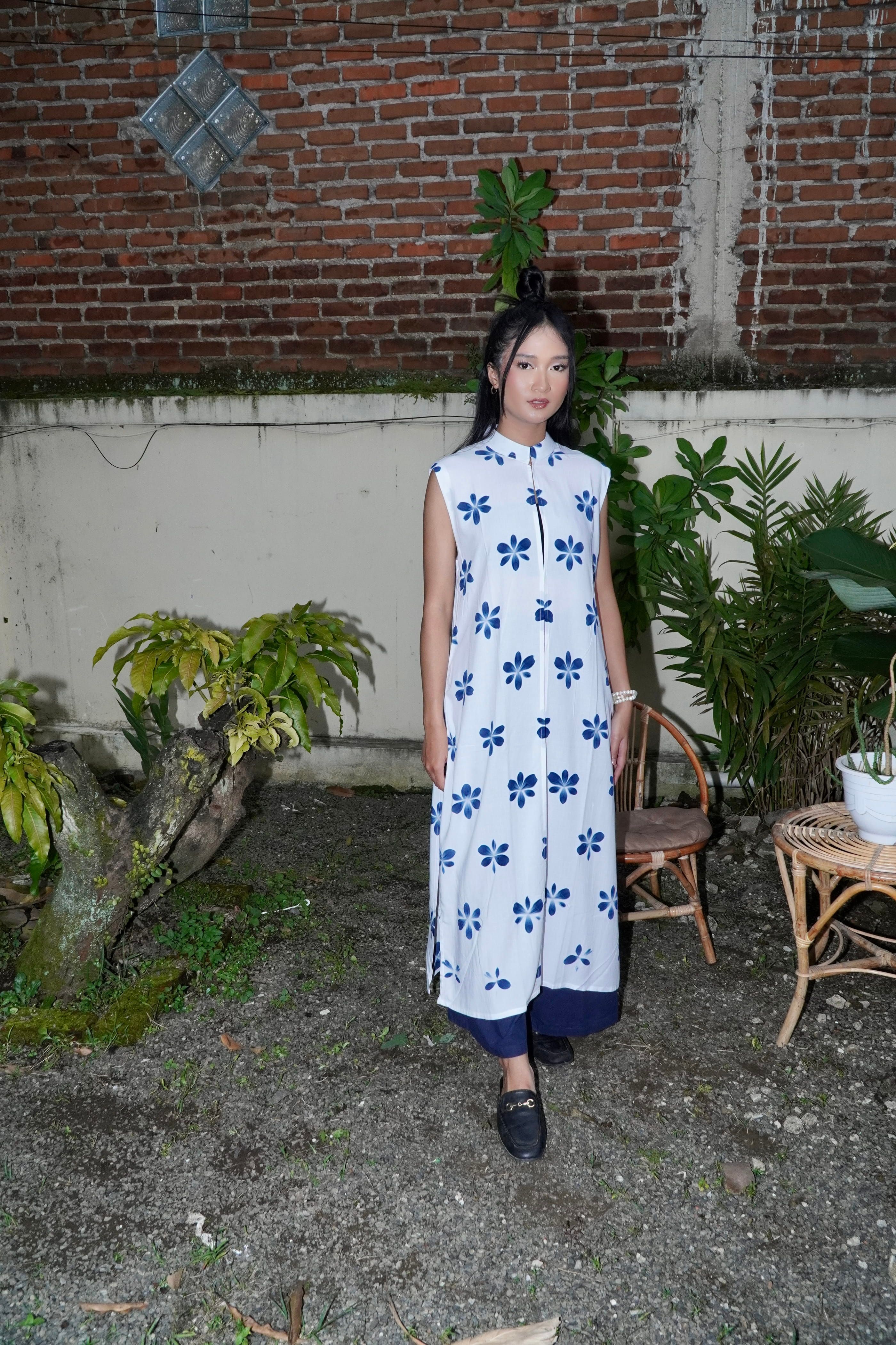BOOLAO Outer Sleeveless Snowflakes Truntum Navy (Outer Panjang)