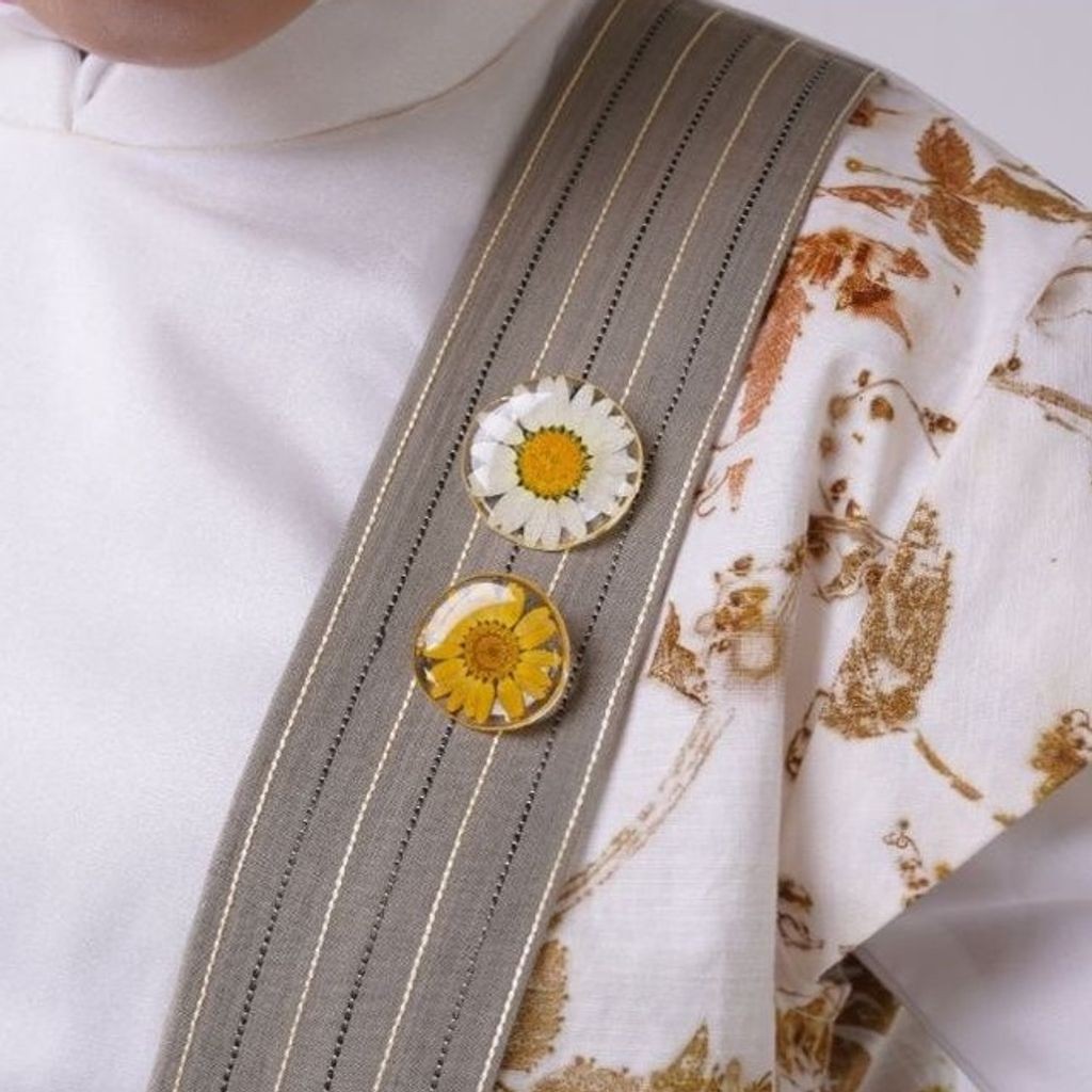 BOOLAO Bros Bunga Kering (Flowery Brooch) PICNIC PANIC
