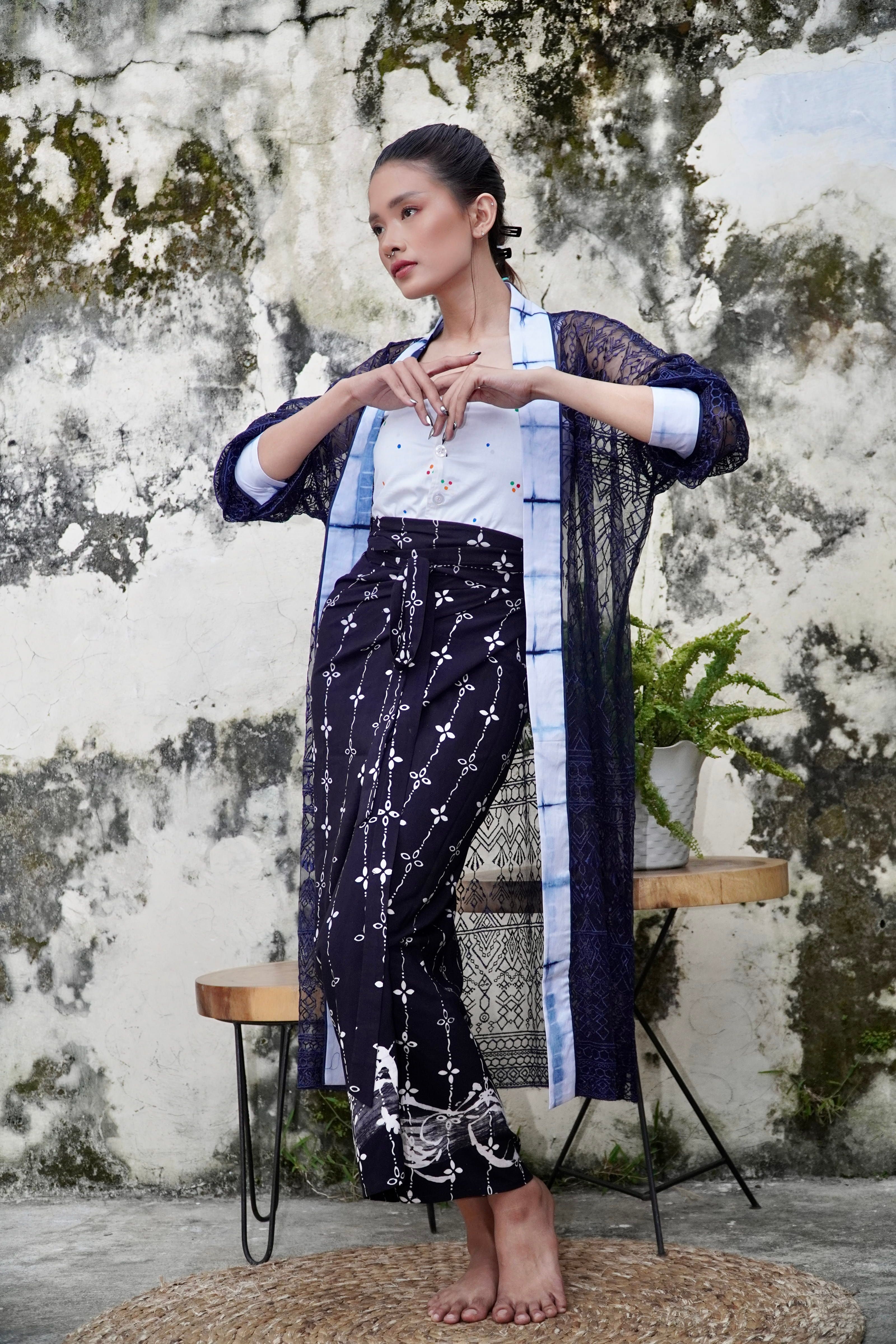 BOOLAO  Kumeli Wrap Skirt Black (Rok Lilit Ikat Batik Kawung) - Hitam