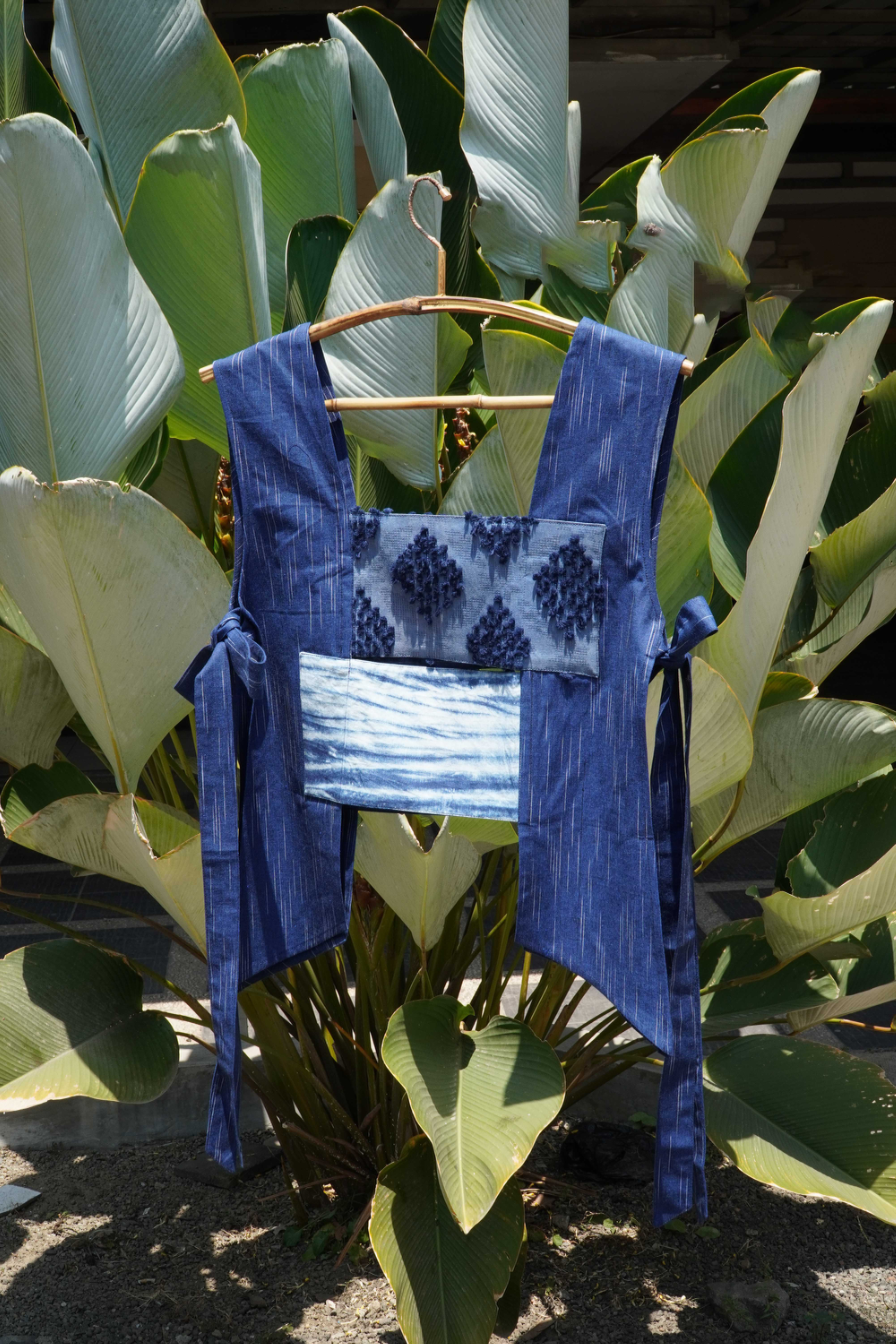 BOOLAO Vest Anyam Kebaya Kutubaru Sleeveless Shibori Tenun