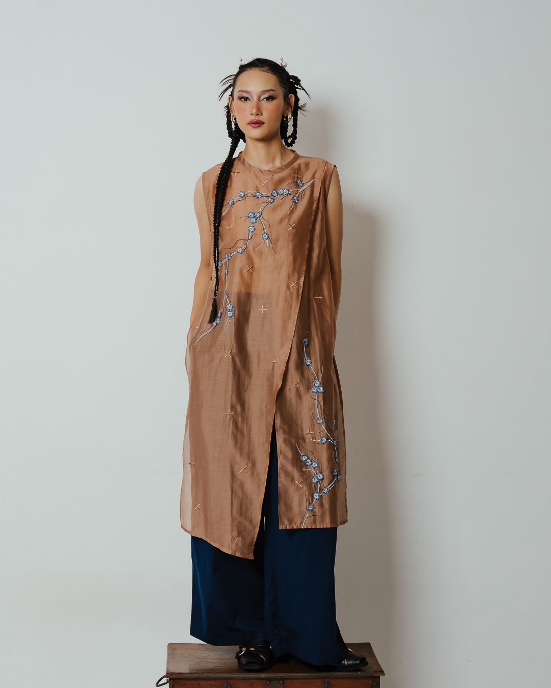 BOOLAO Long Vest Sakura 3D Embroidery - Brown