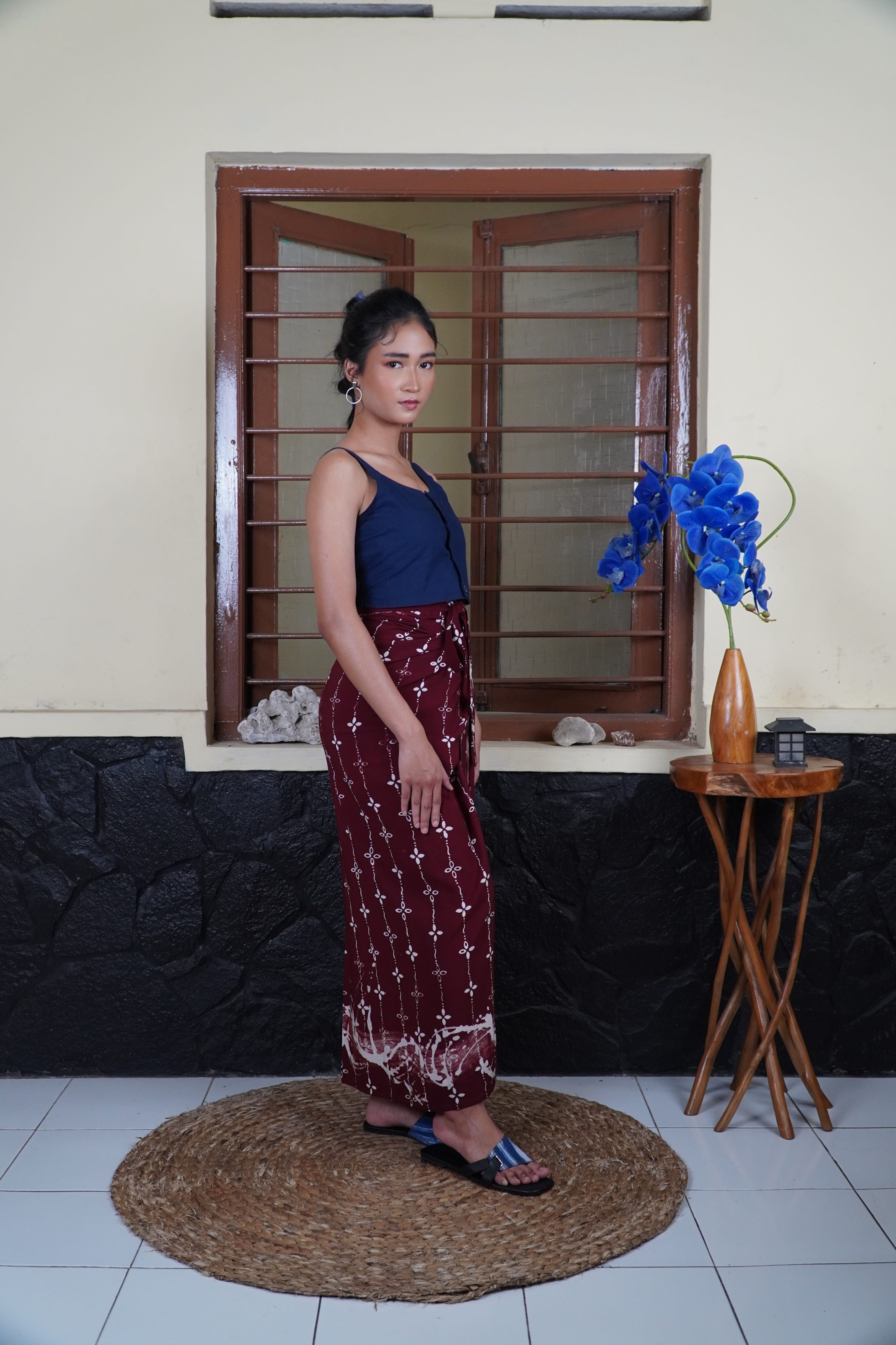 BOOLAO Kumeli Wrap Skirt Maroon (Rok Lilit Ikat Batik Kawung) - Merah Marun