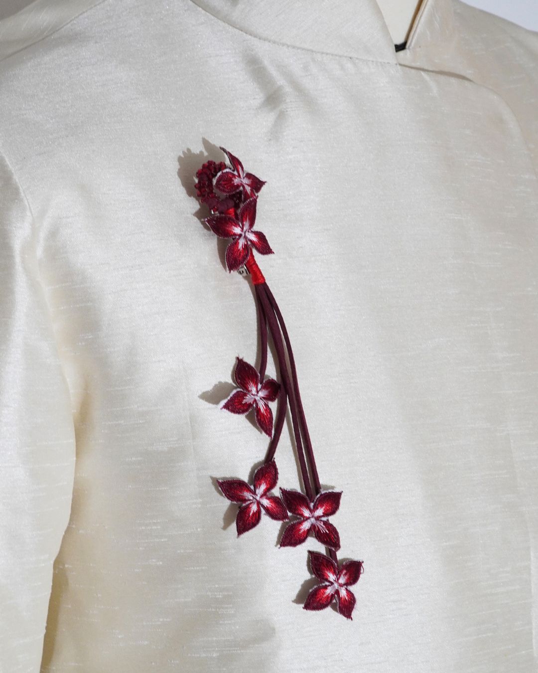 BOOLAO Rontje Series Melati Tassel Brooch