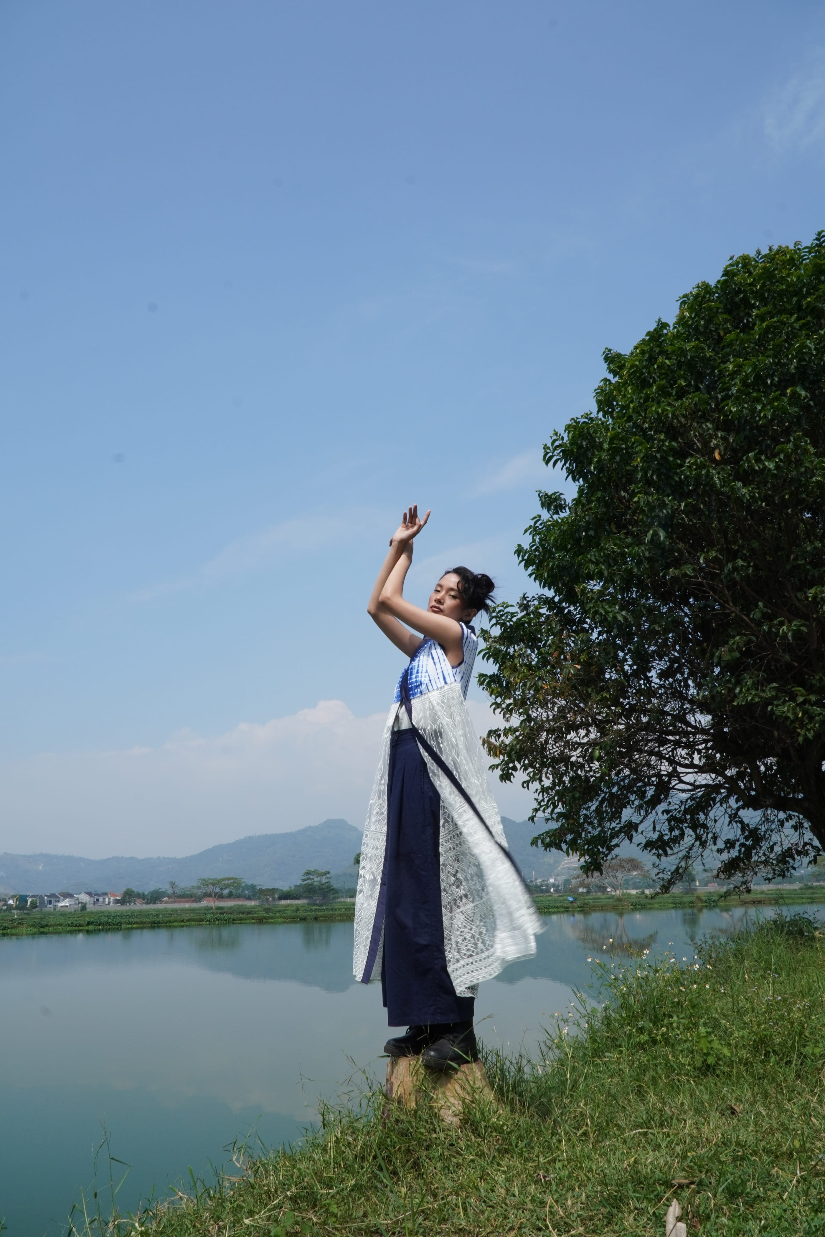 BOOLAO HAN Suji Shibori Outer Rintik Embroidery