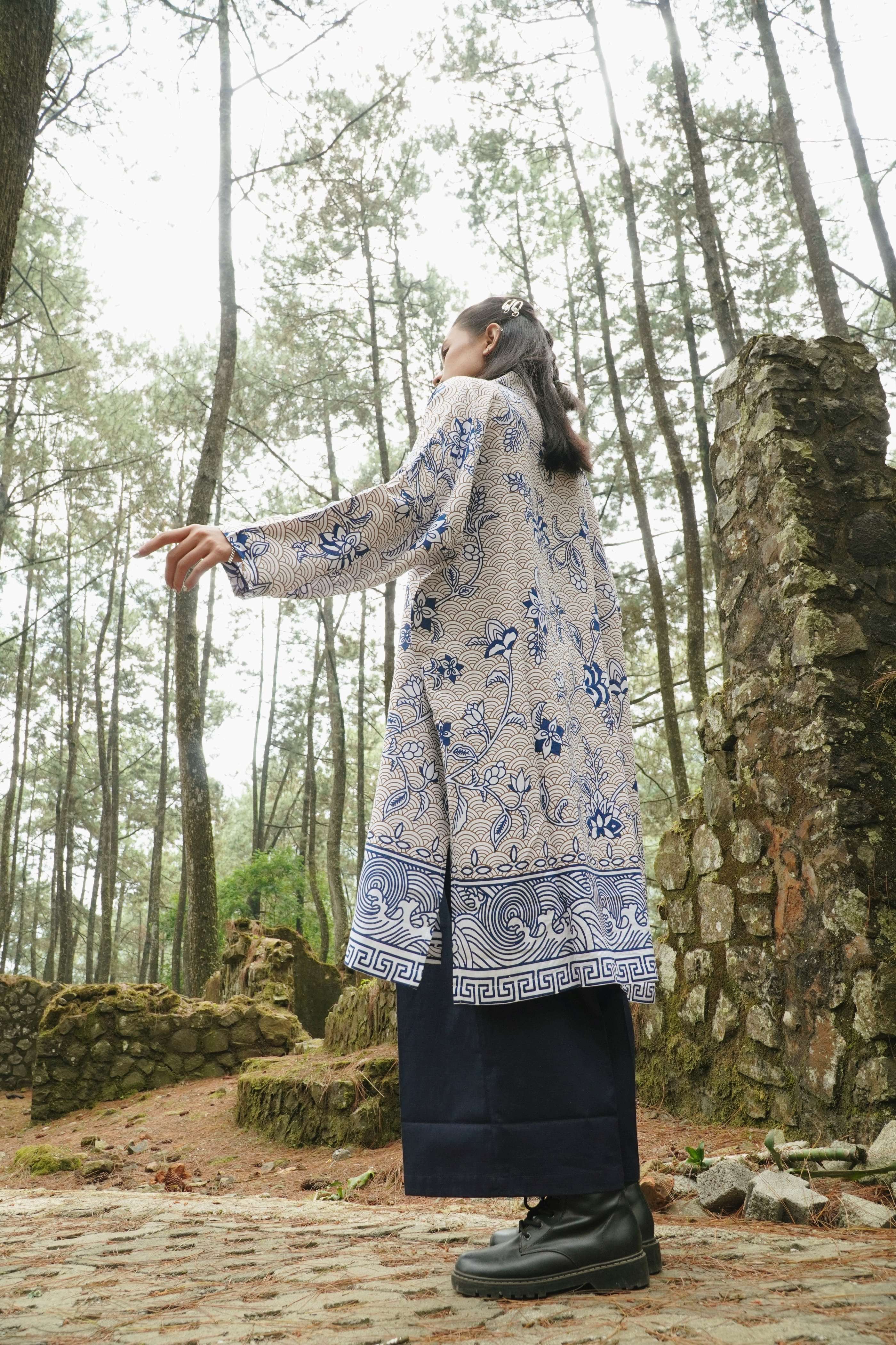 BOOLAO Outer Kebaya Kutubaru Porcelain Detachable (Cardigan Kebaya Bongkar Pasang)
