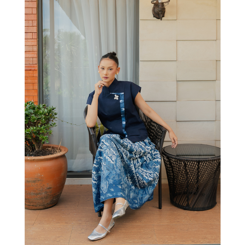 Janggan Linen Sleeveless Shibori on Navy