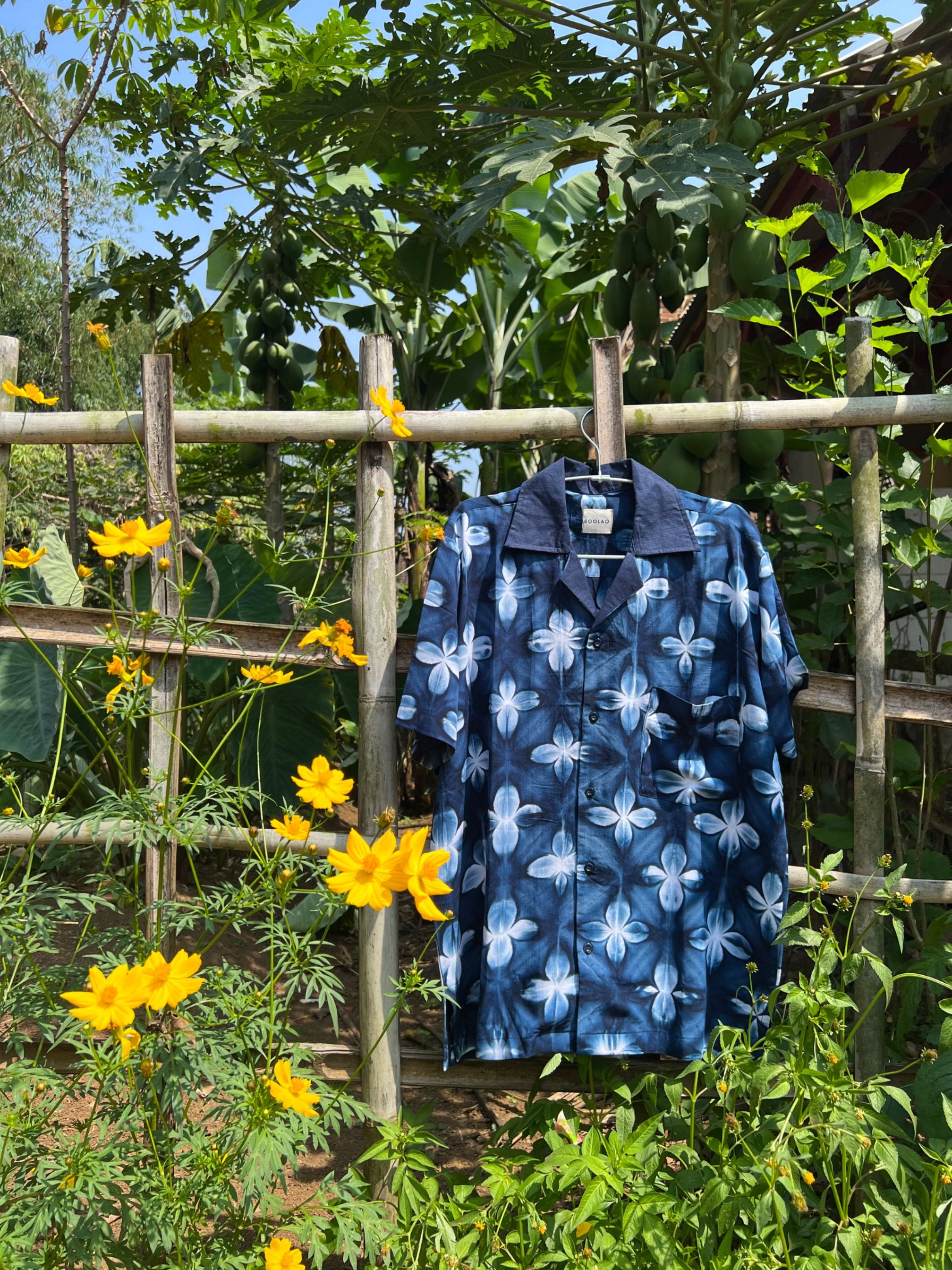 BOOLAO Kemeja Kaleidoscope Kawung Biru (Kemeja Bowling Shirt)