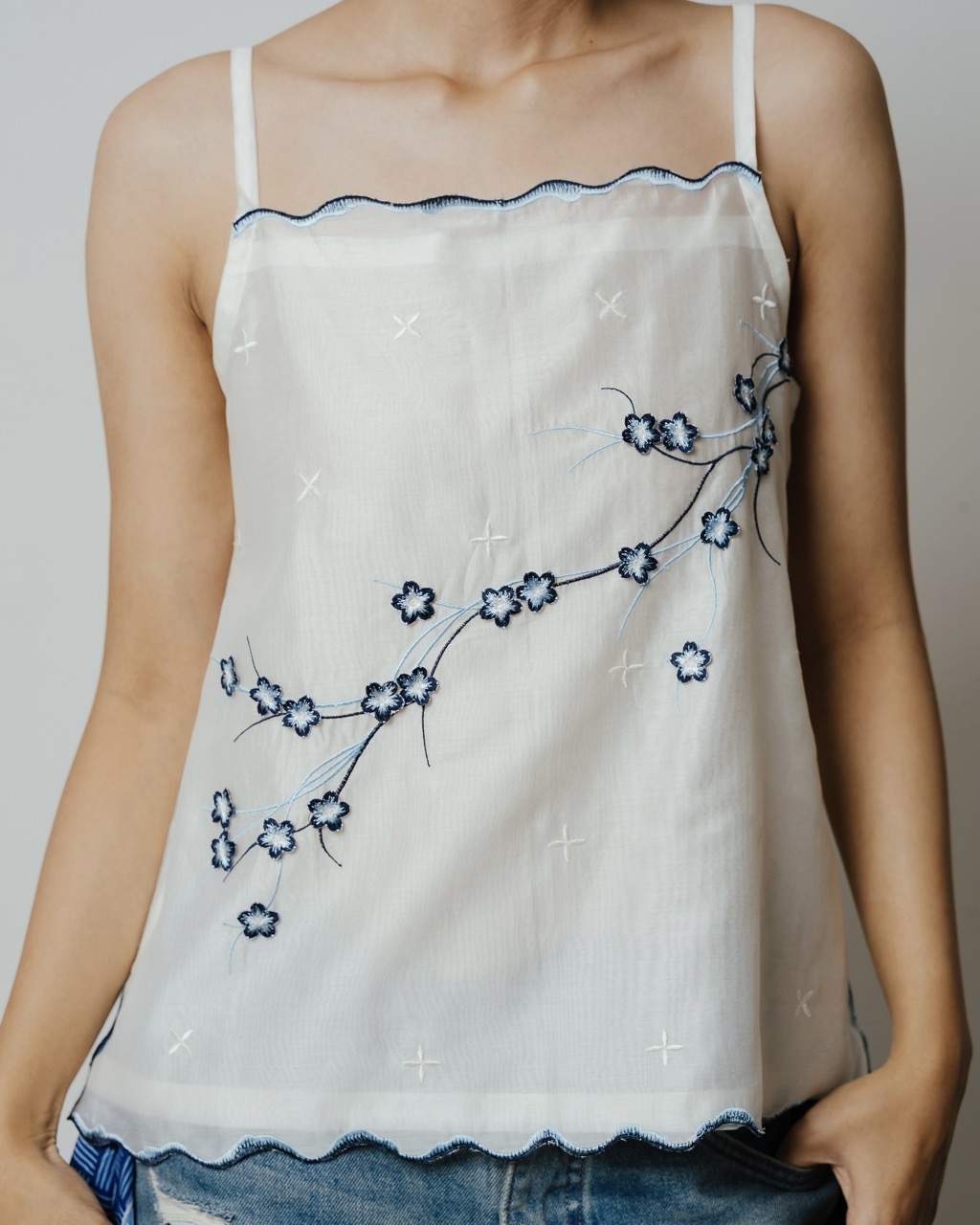 BOOLAO Camisole Sakura 3D Embroidery - White