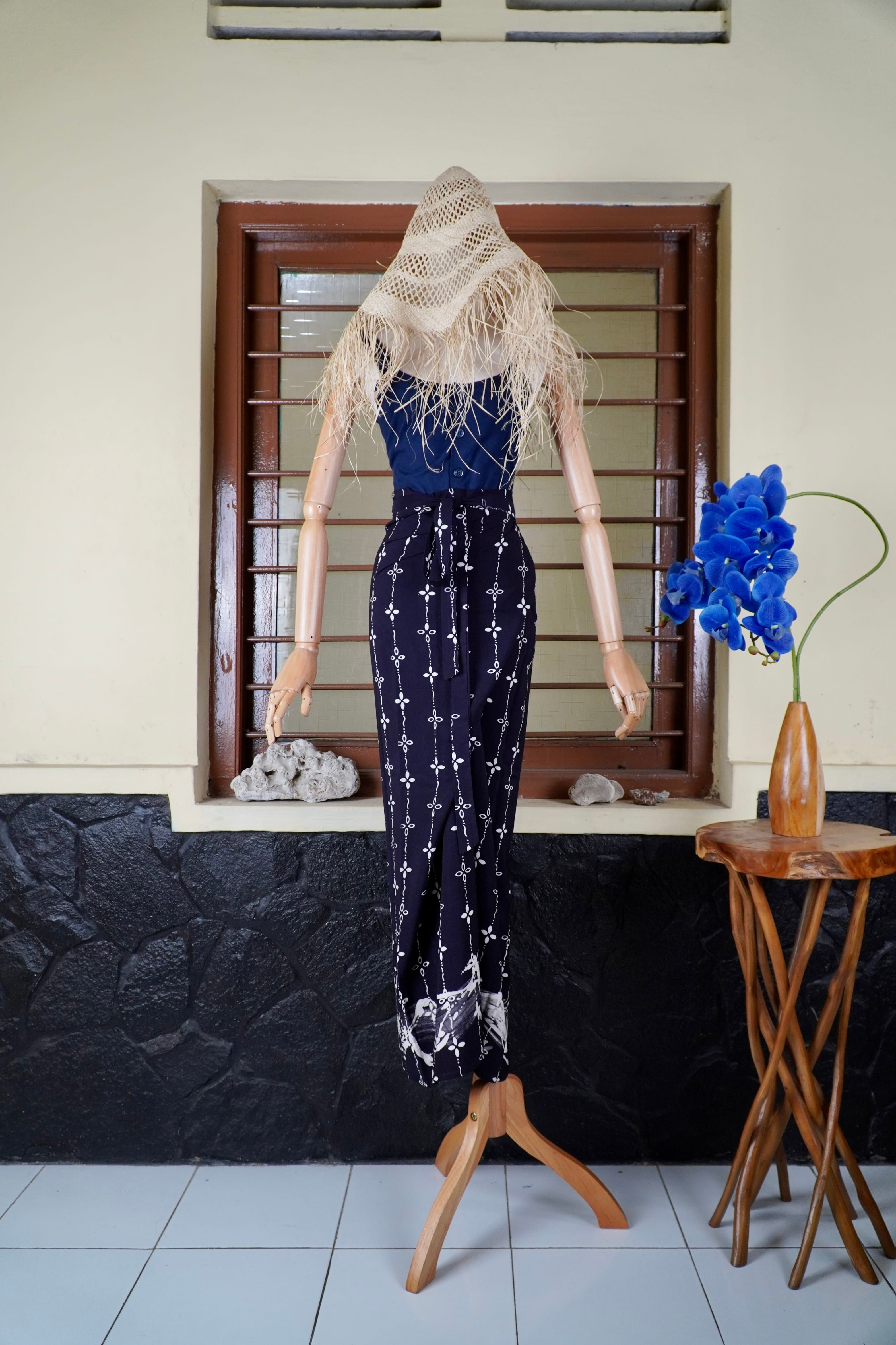 BOOLAO  Kumeli Wrap Skirt Black (Rok Lilit Ikat Batik Kawung) - Hitam