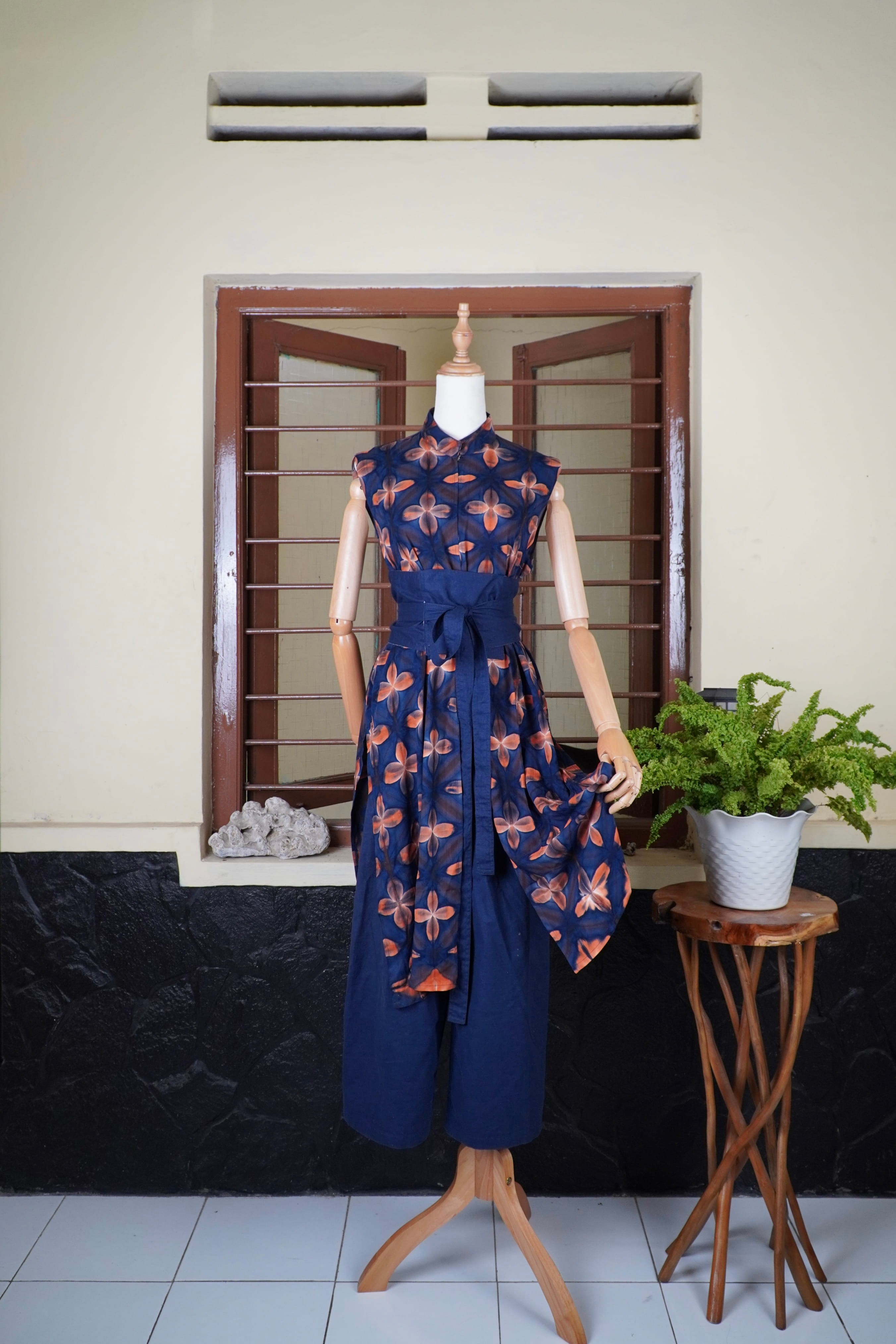 BOOLAO Outer Sleeveless Kawung Navy Brown (Outer Batik Panjang)