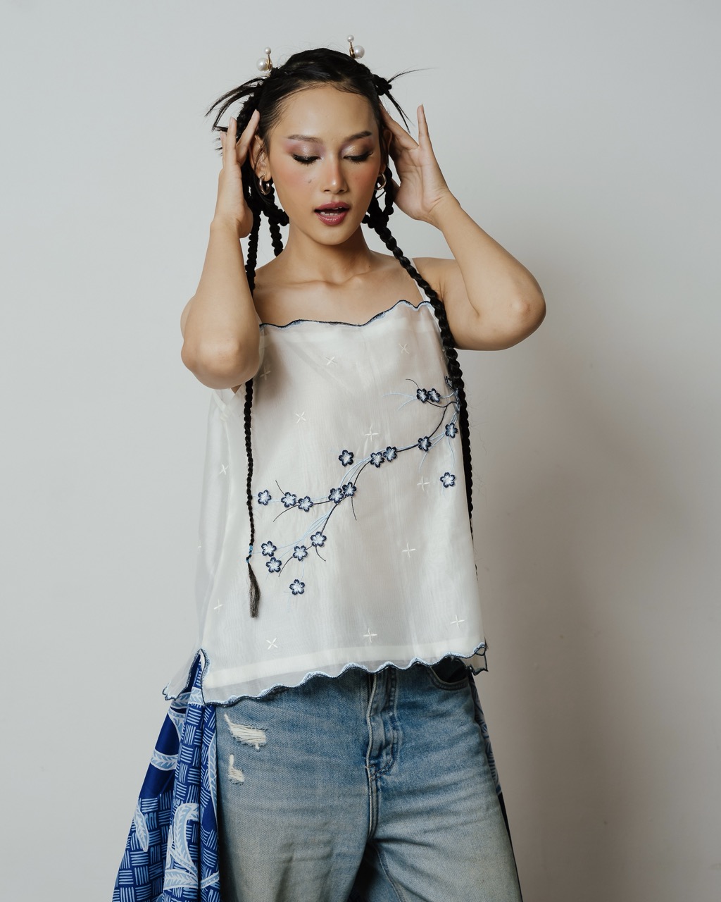 BOOLAO Camisole Sakura 3D Embroidery - White