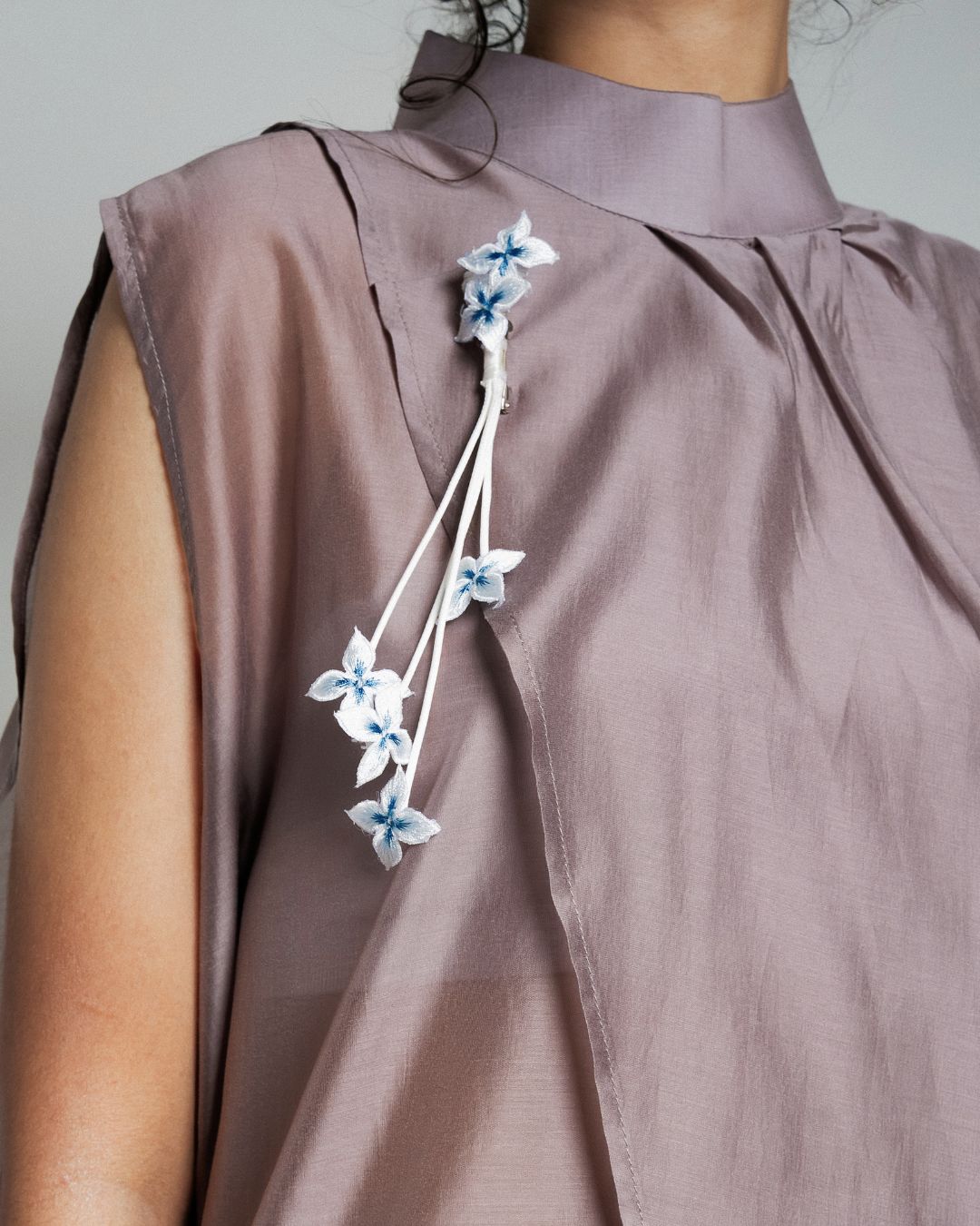 BOOLAO Rontje Series Melati Tassel Brooch