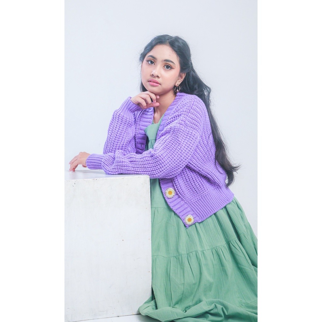 BOOLAO Picnic Panic Daisy Knit Cardigan (Sweater Rajut dengan Pressed Flower Kancing) - Taro