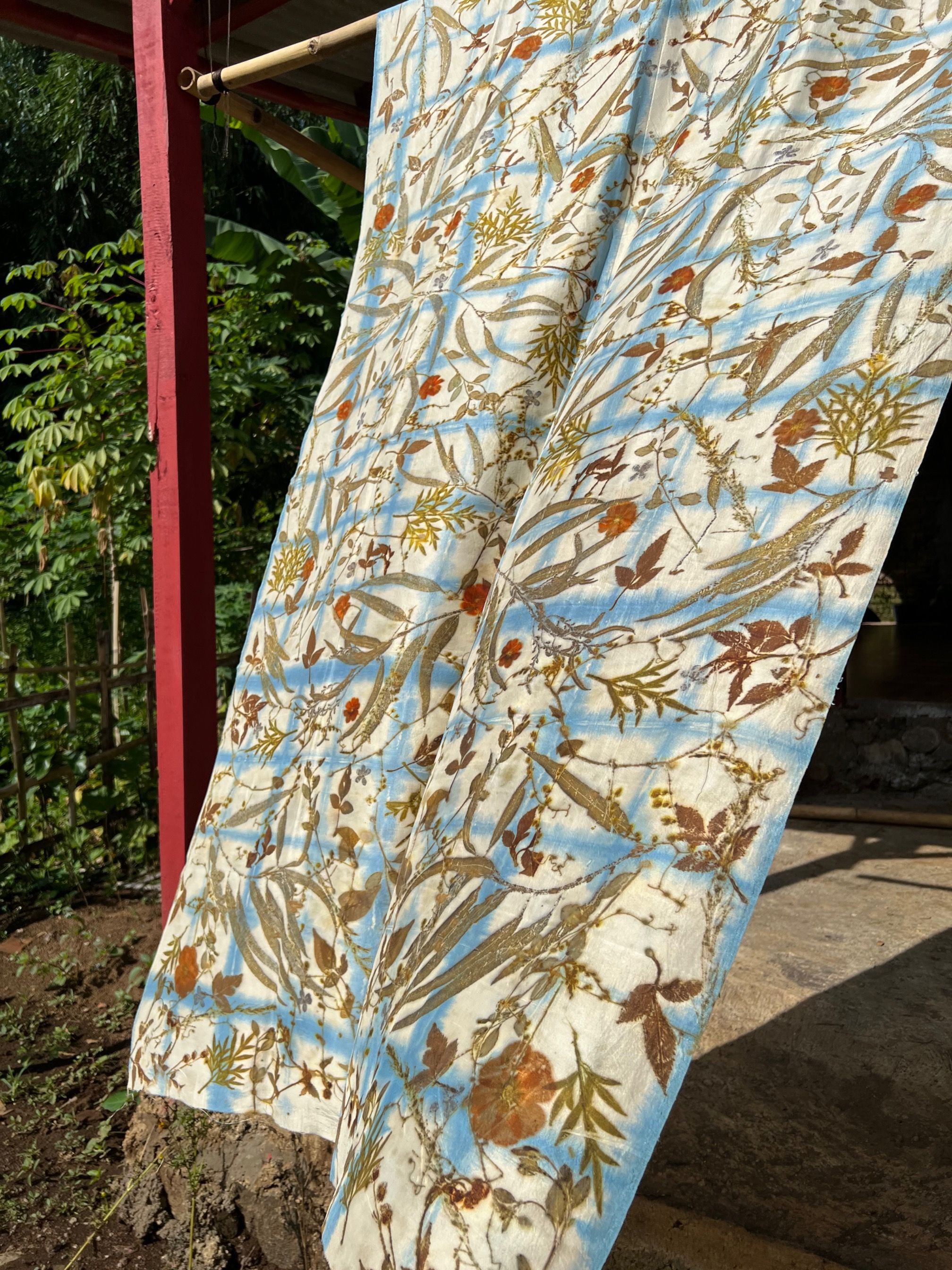 BOOLAO Textile Shibori on Silk Ecoprint