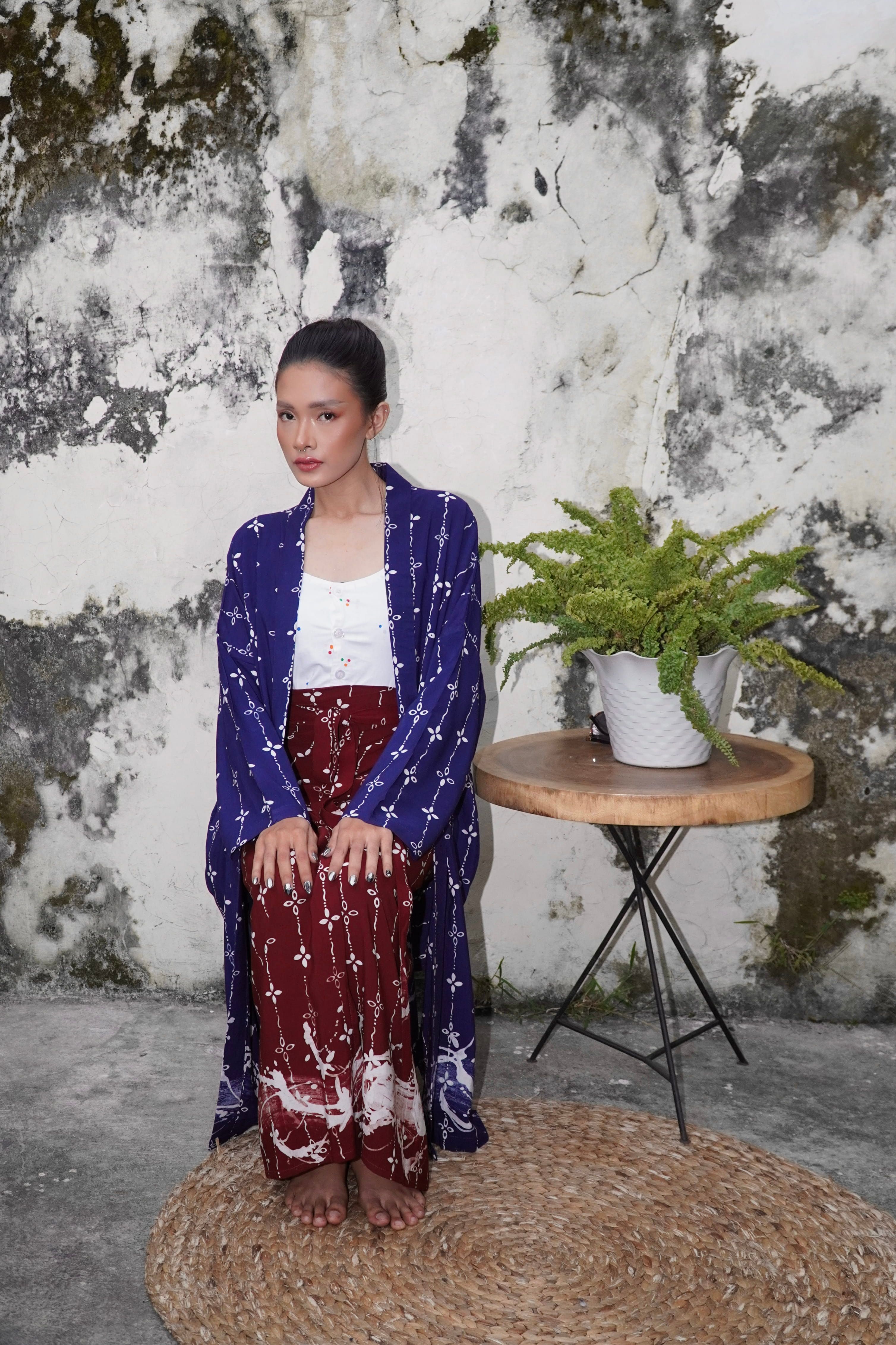 BOOLAO Kumeli Outer Kebaya Detachable Navy Blue (Kebaya Bongkar Pasang Batik Kawung) - Biru Dongker
