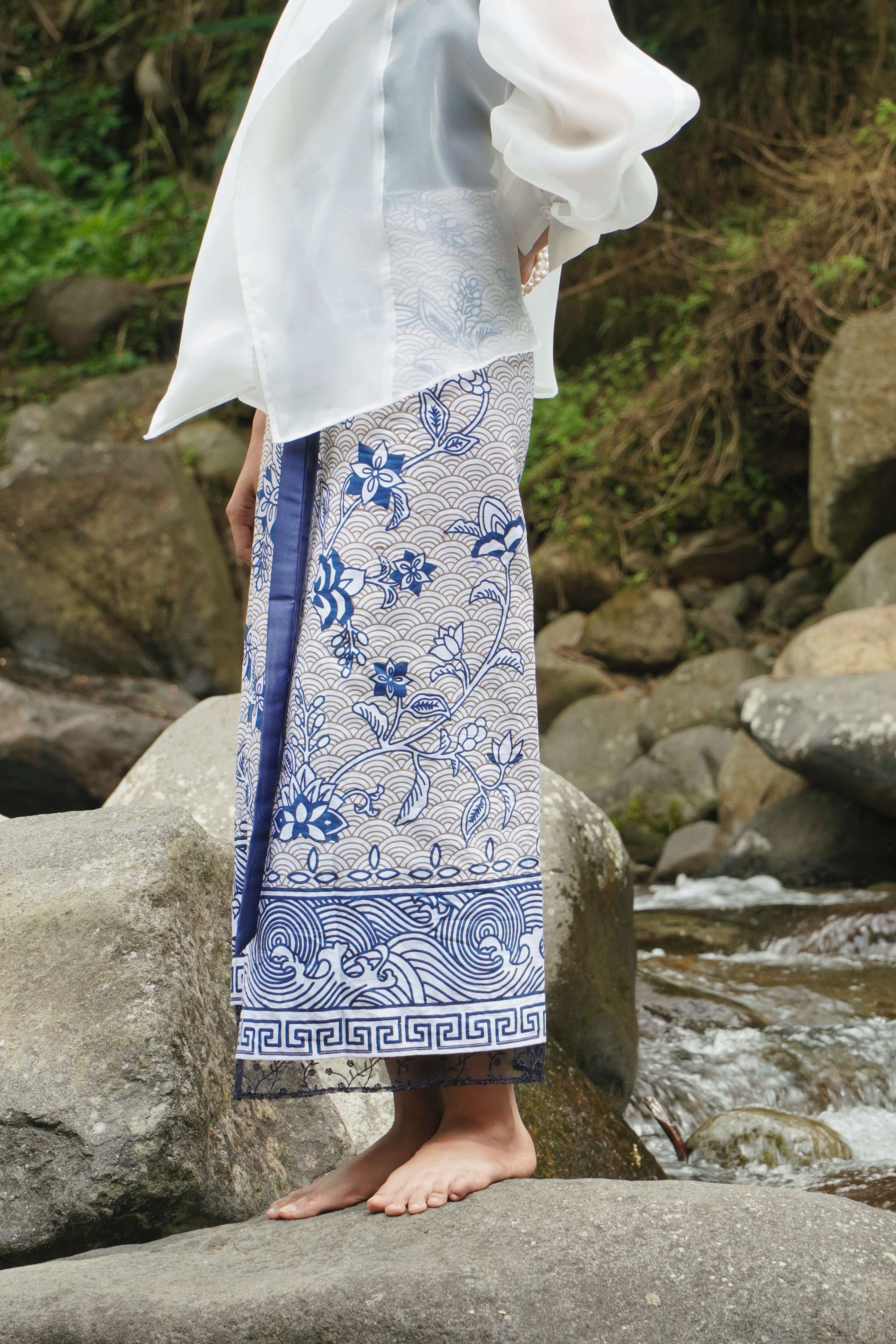 BOOLAO Saroong Porcelain Batik Wrap Skirt (Rok Lilit Batik)