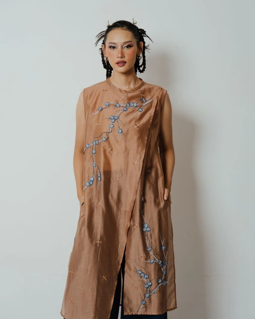 BOOLAO Long Vest Sakura 3D Embroidery - Brown