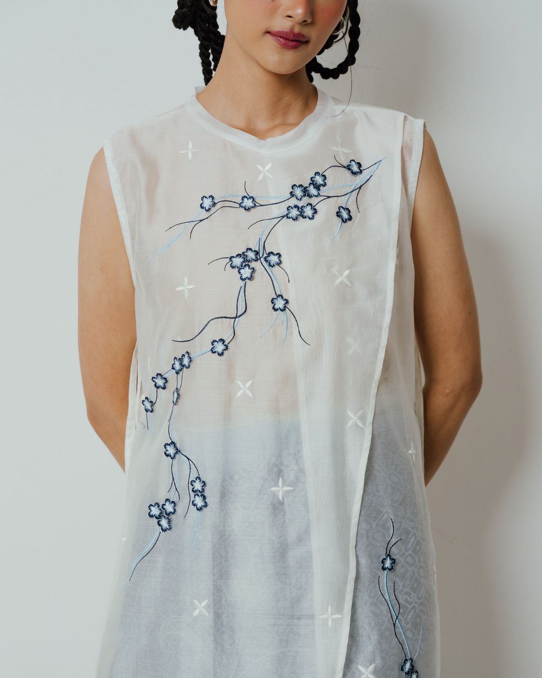 BOOLAO Long Vest Sakura 3D Embroidery - White