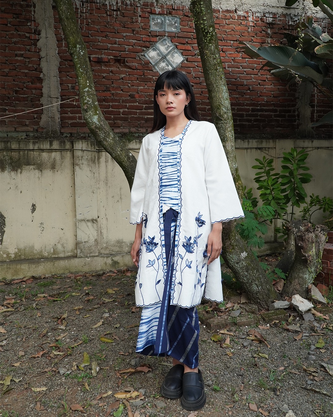 BOOLAO Kebaya Lotus 3D Embroidery - Detachable Kutubaru