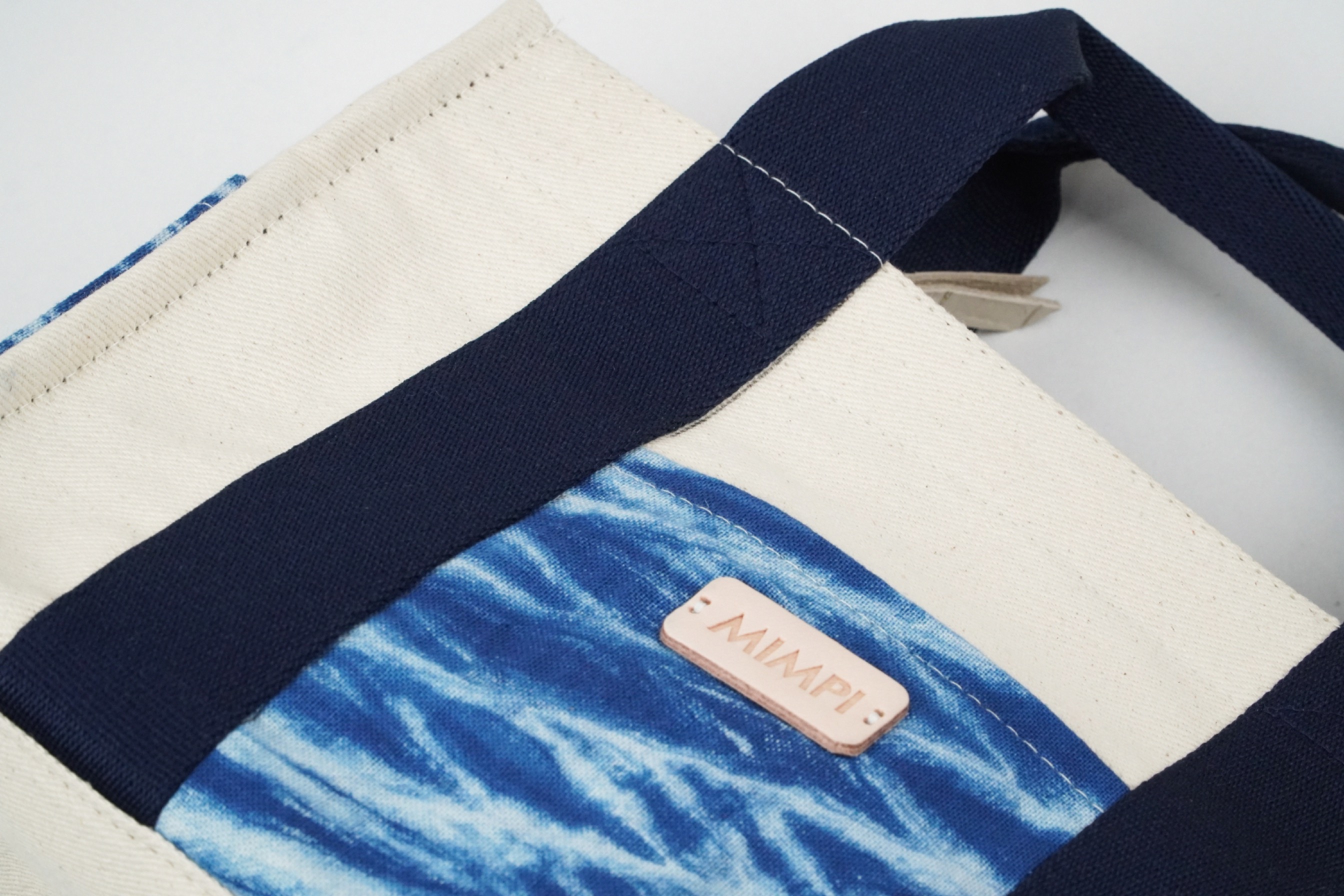 BOOLAO MIMPI Handbag